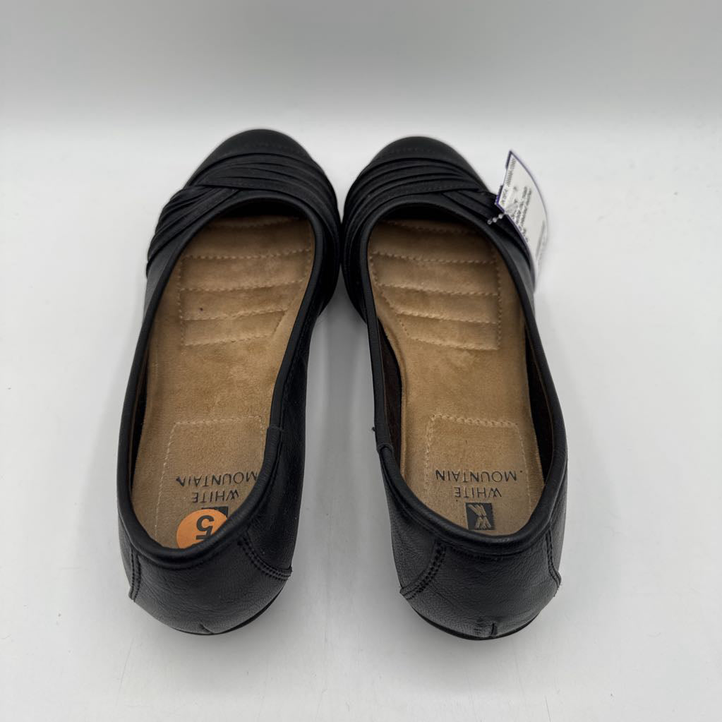 5 pleated leather slip-ons