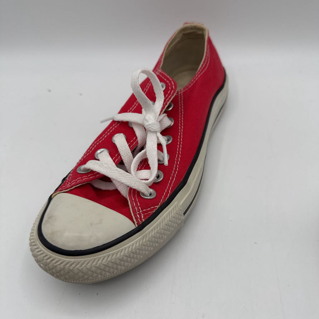 7 lace-up sneaker