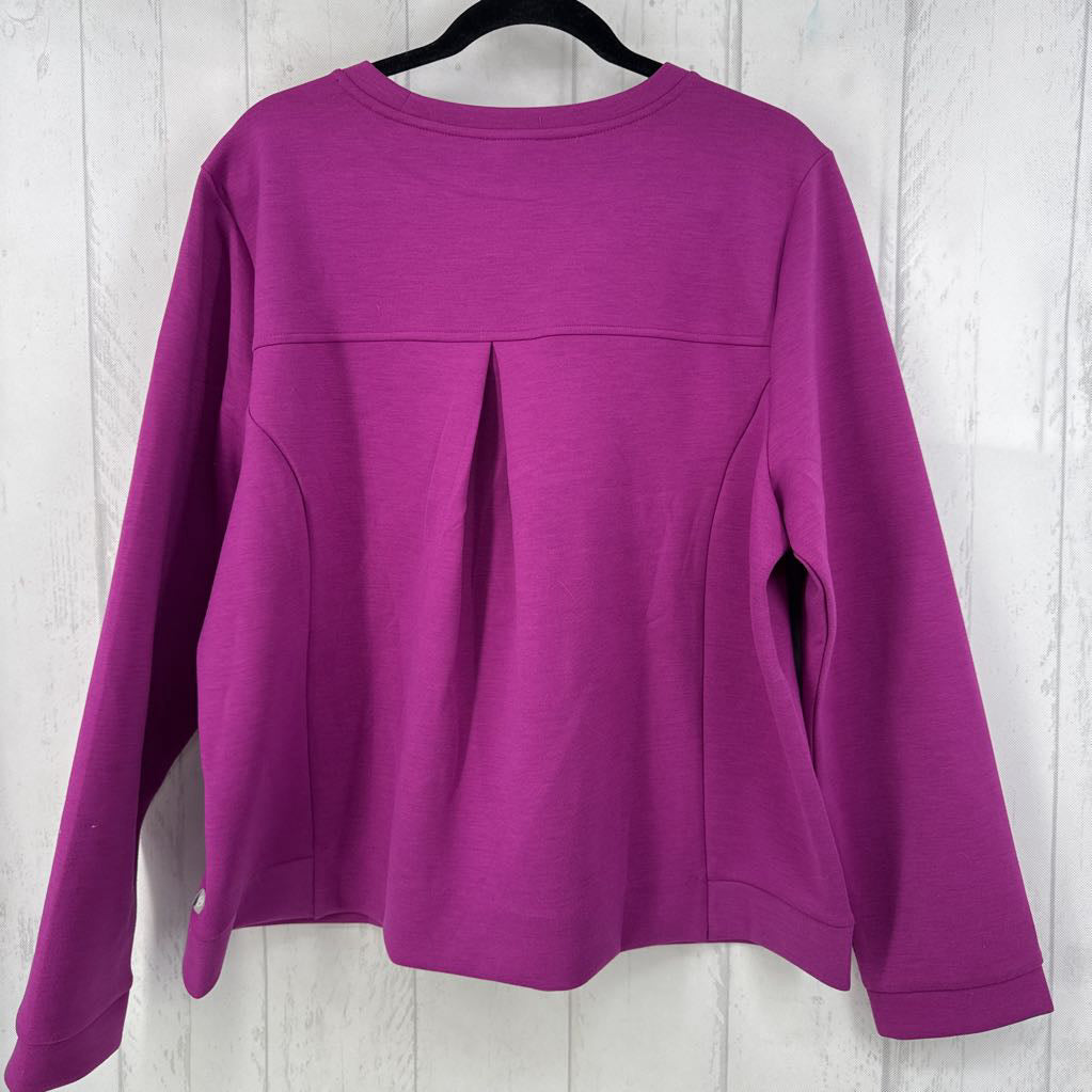 XL crewneck sweatshirt