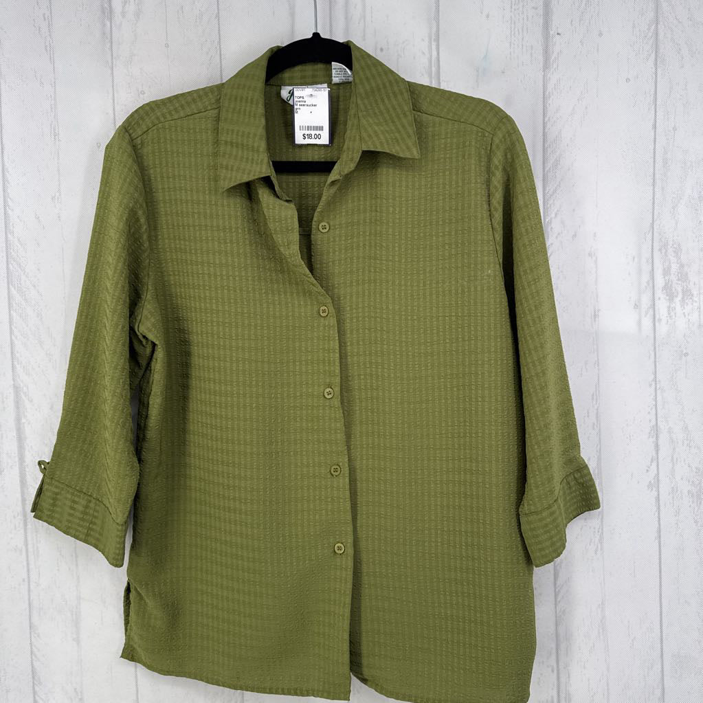 M seersucker button down 3/4 slv top