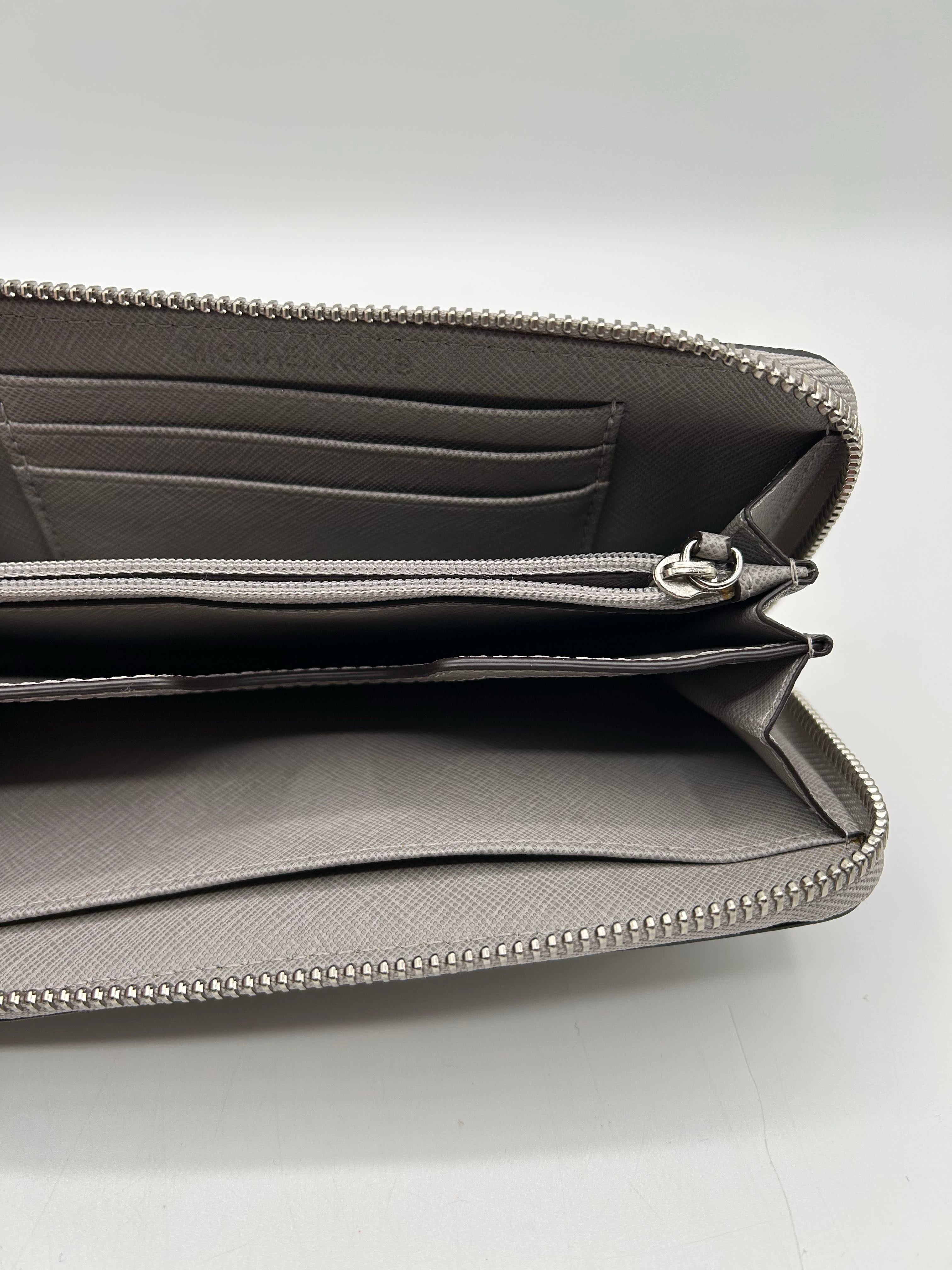 quilted zip around wallet/wristlet