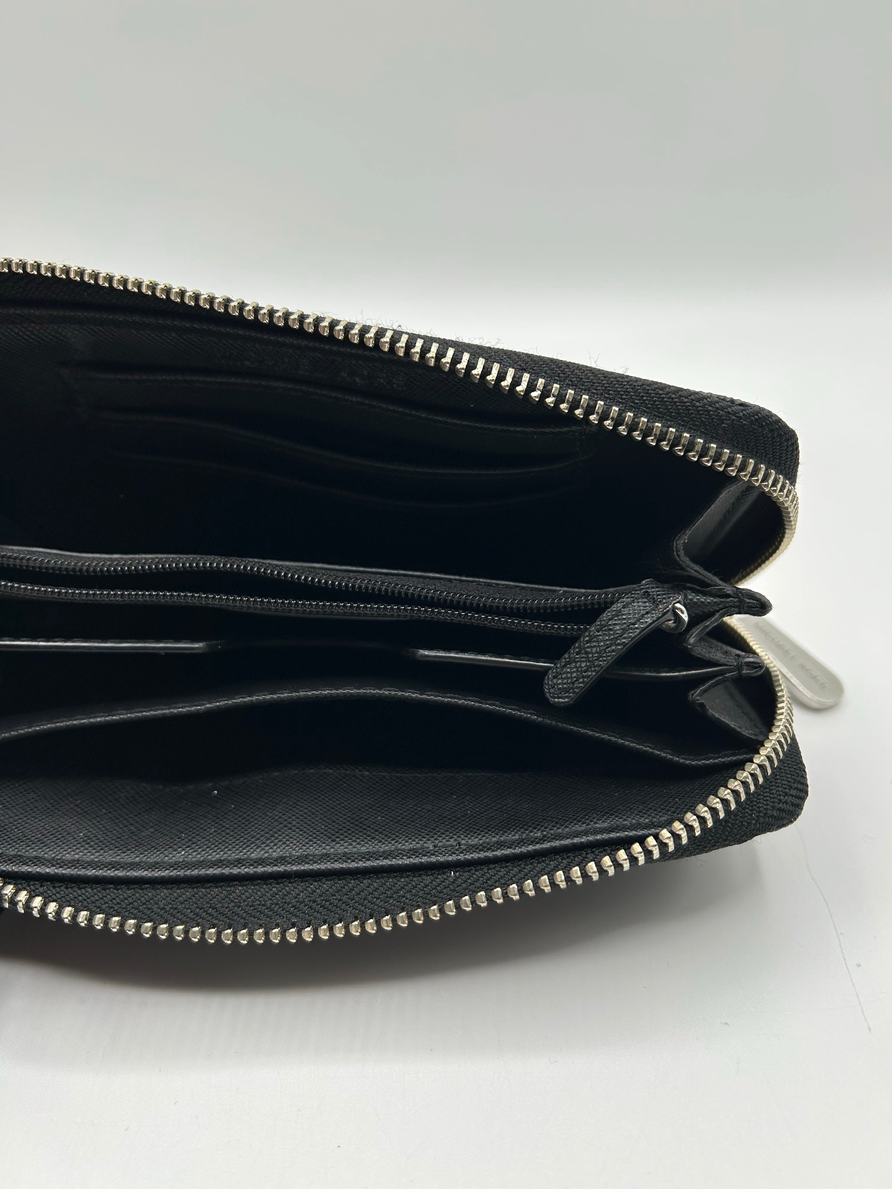 quilted zip around wallet/wristlet