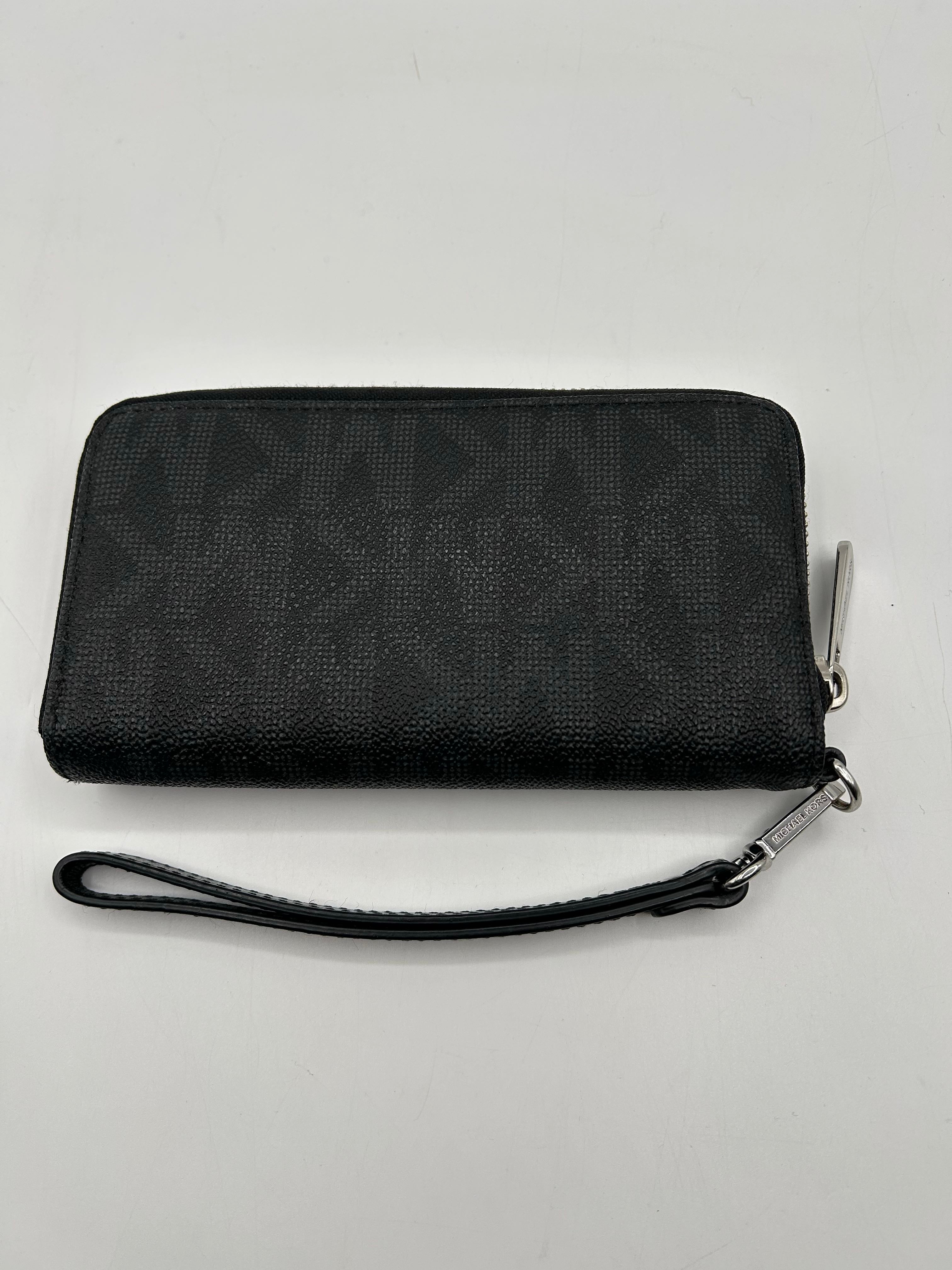 quilted zip around wallet/wristlet