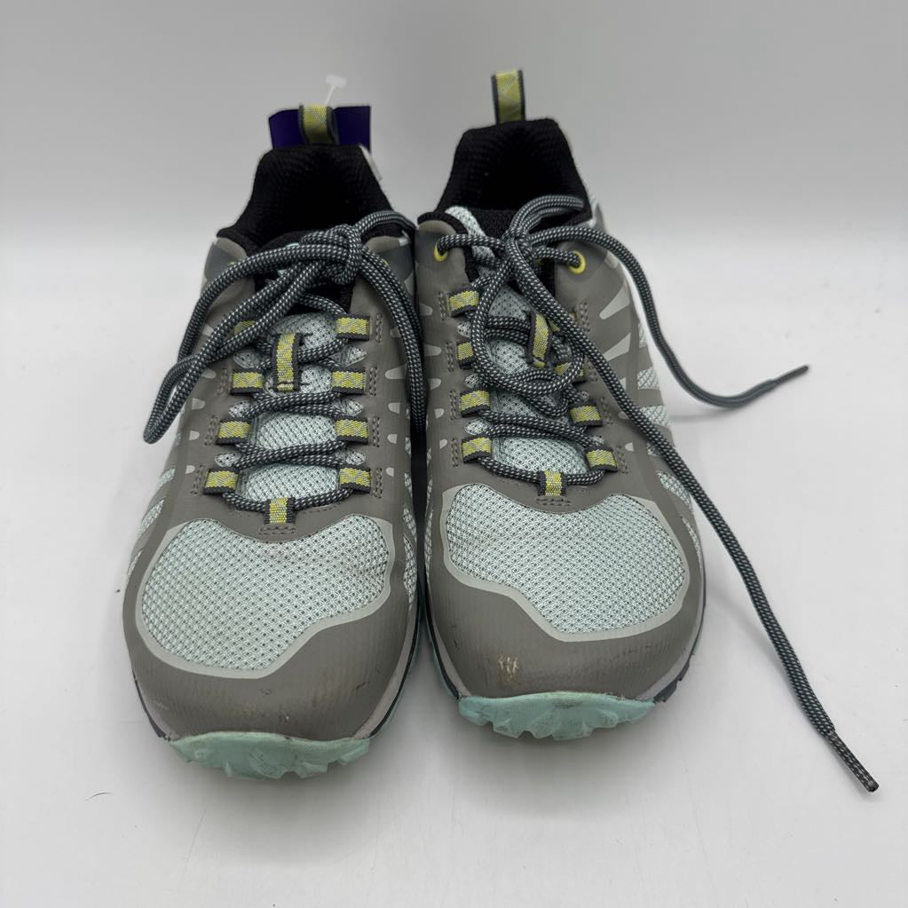 5.5 lace-up sneaker