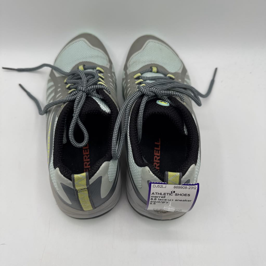 5.5 lace-up sneaker