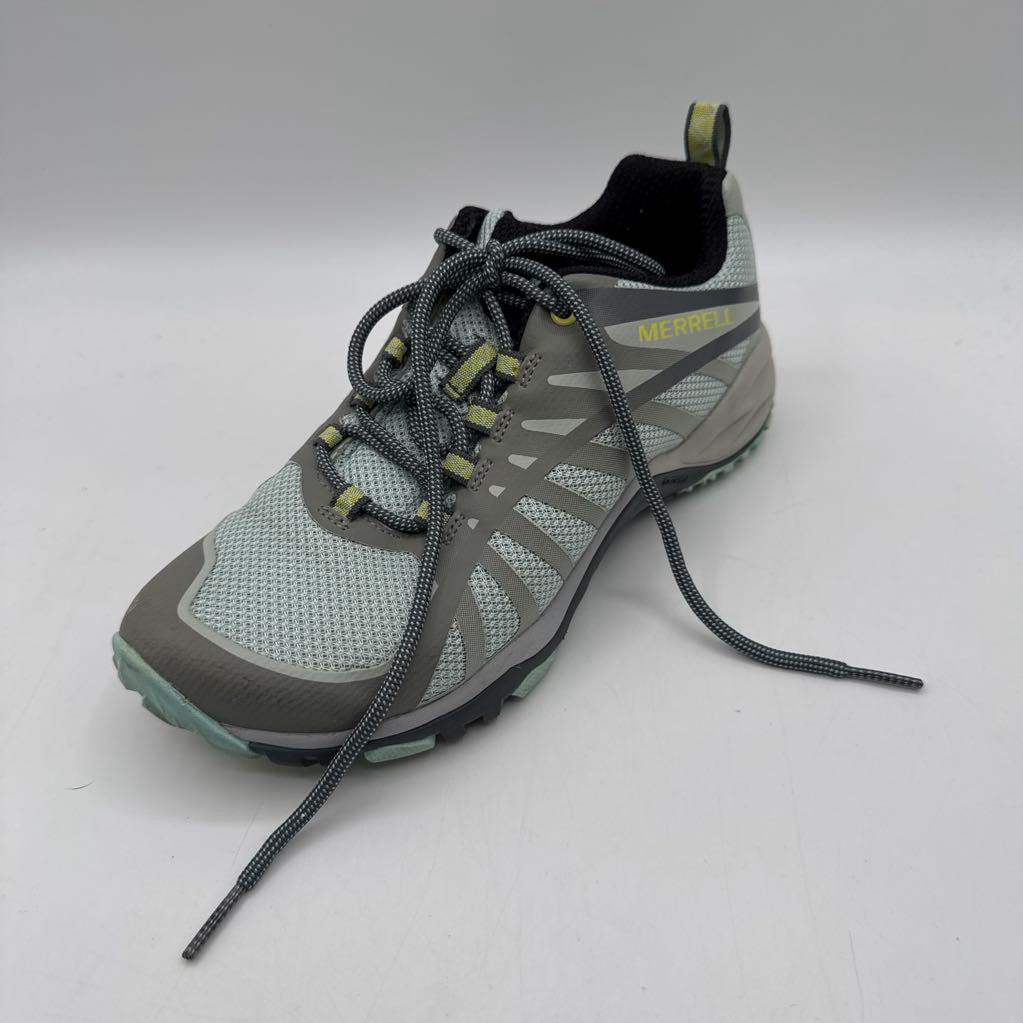 5.5 lace-up sneaker