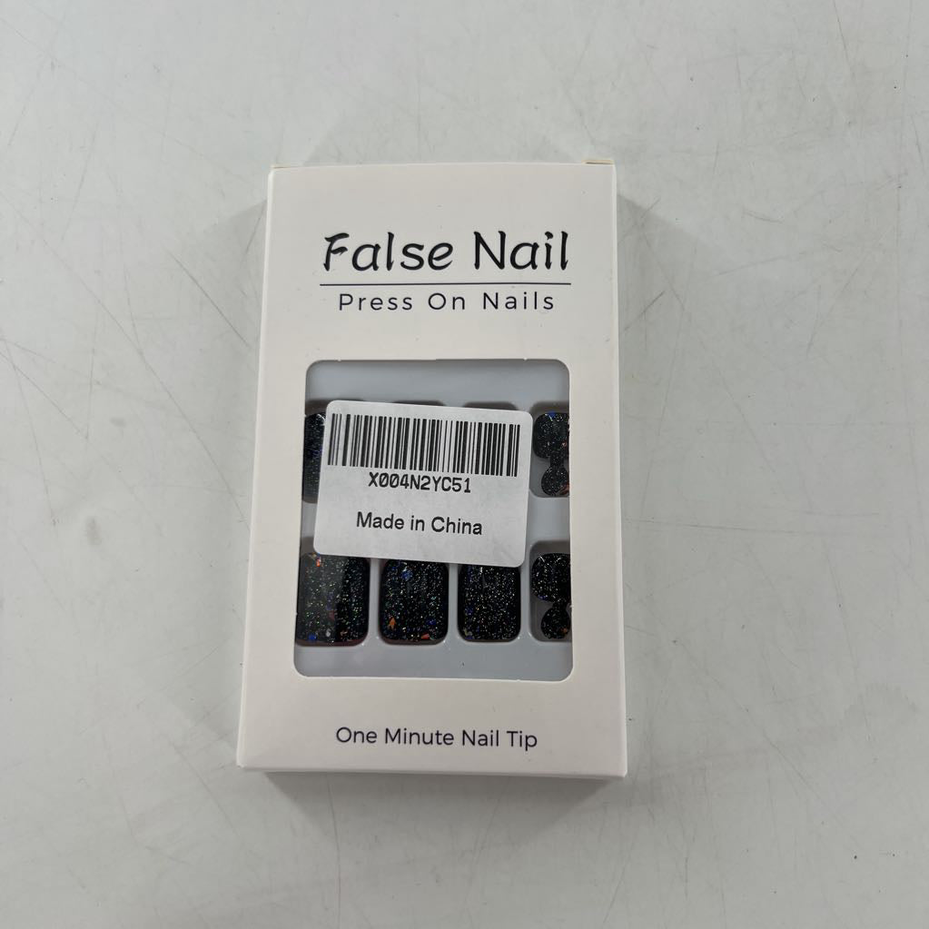 press on nails- blk/glitter