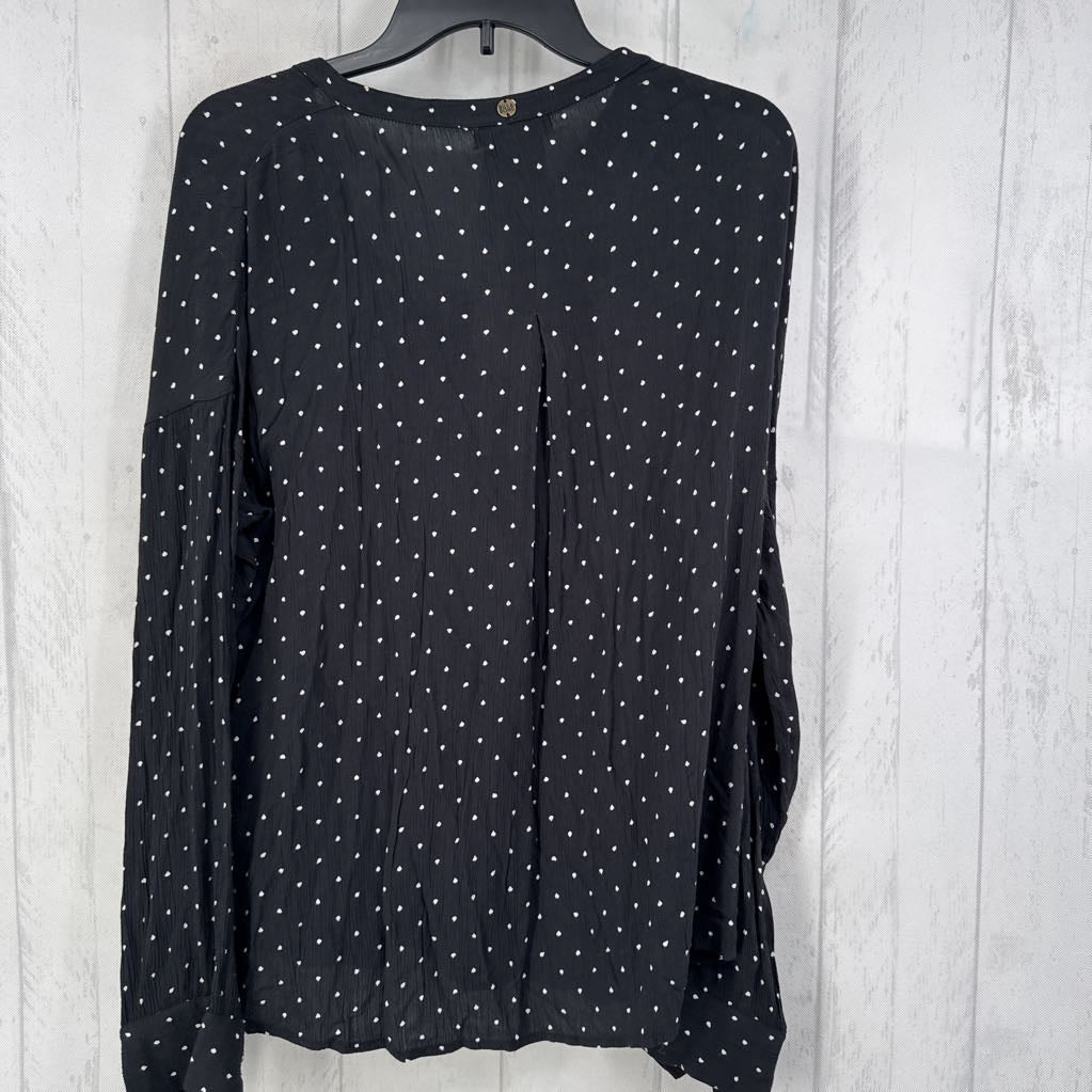 R55 L dot print tie front l/s top