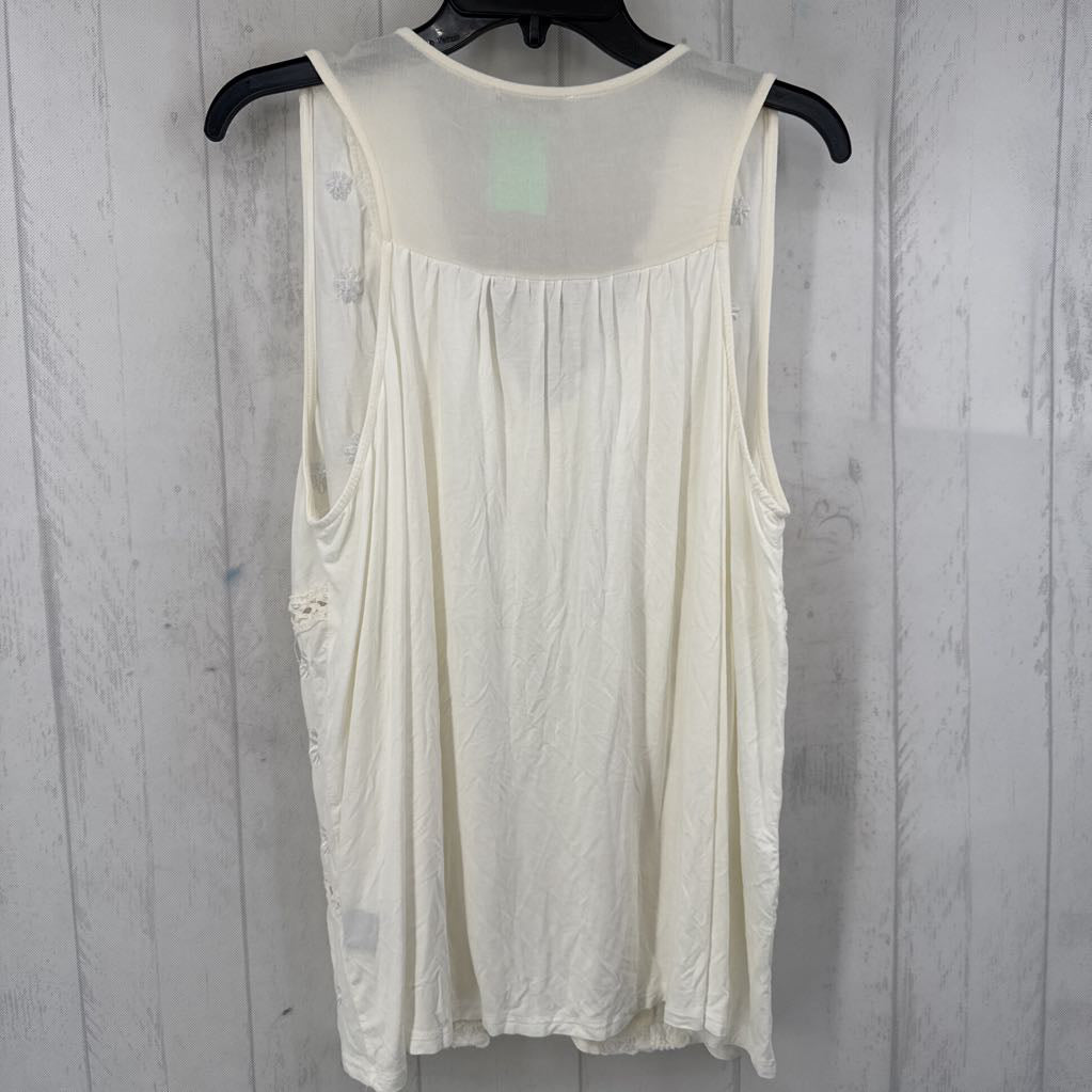 XL flo applique v-neck tank