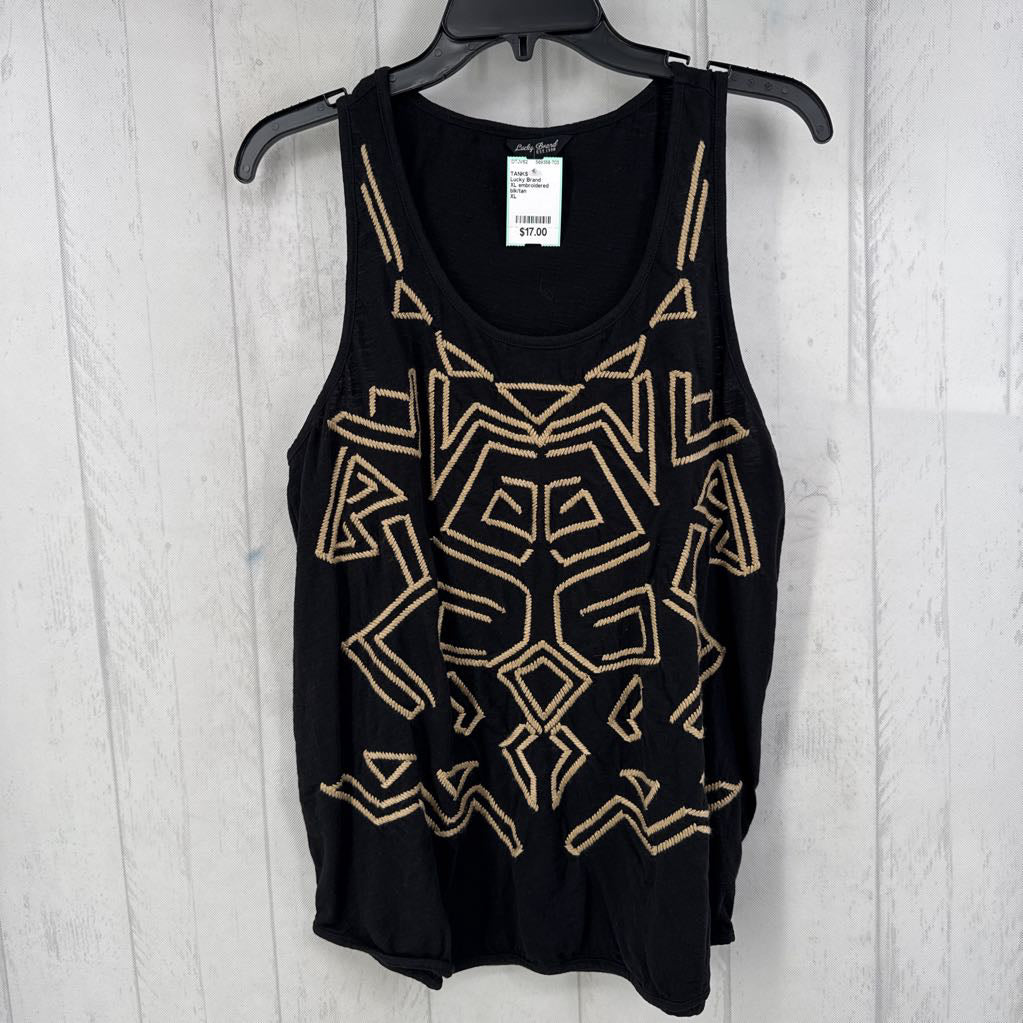 XL embroidered scoop neck tank
