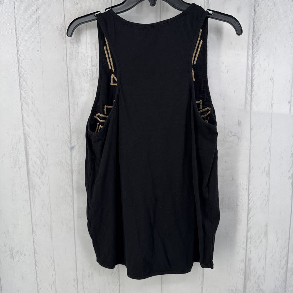 XL embroidered scoop neck tank