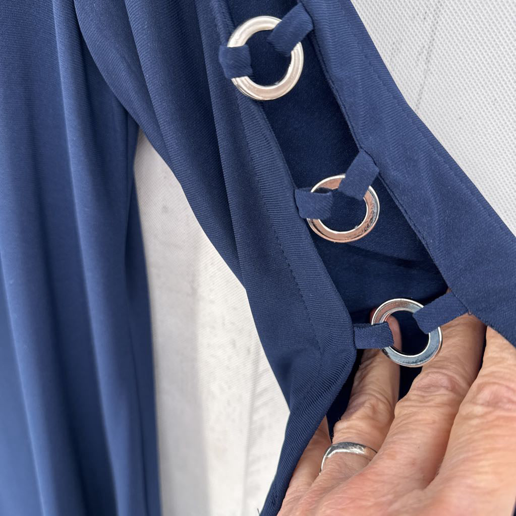 XL v-neck silver grommet rings 3/4 slv dress