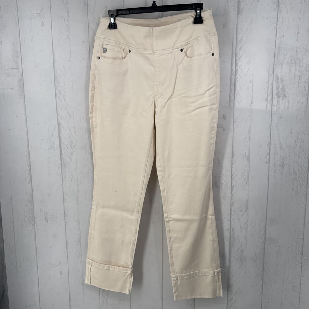 8 pull-oncuffed hem jeans