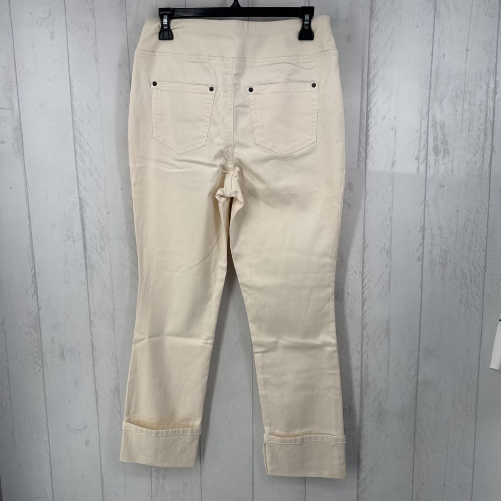 8 pull-oncuffed hem jeans