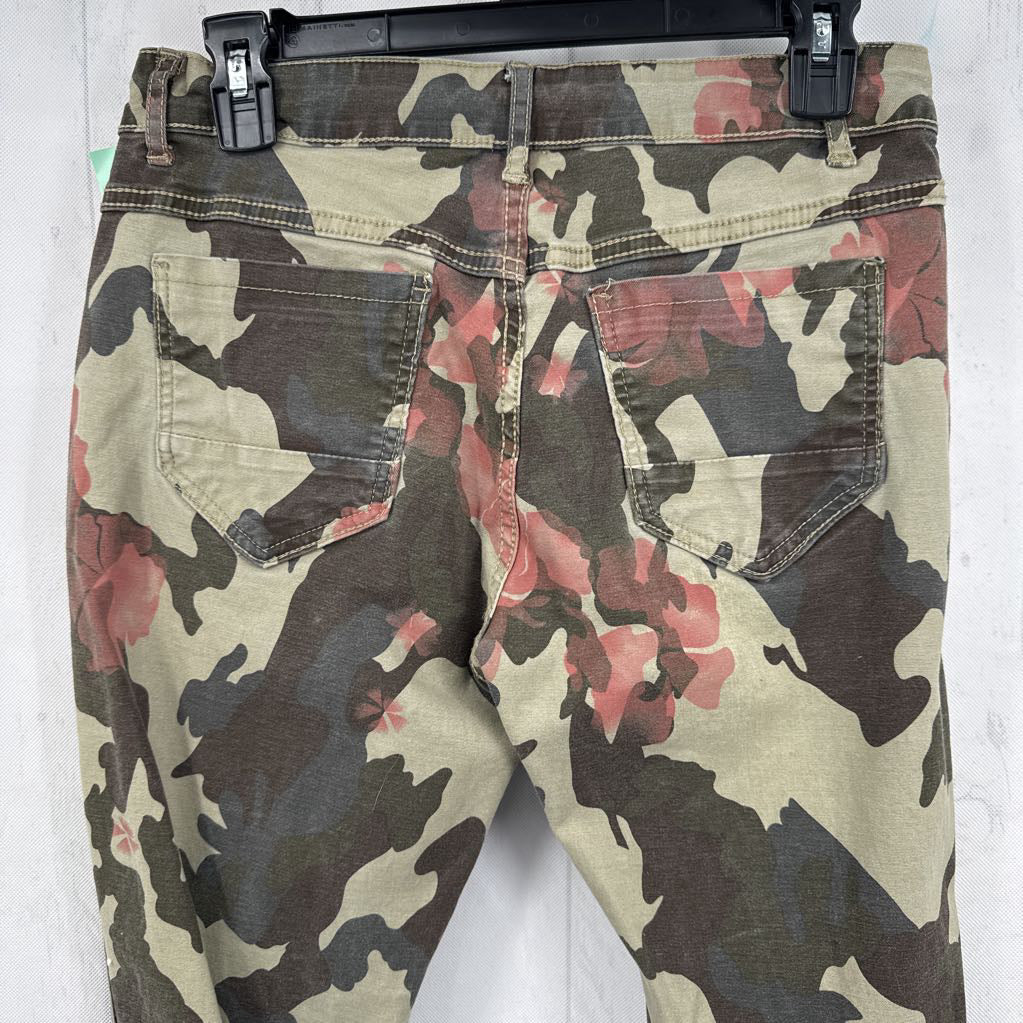 M reversible jeans-flo/camo print