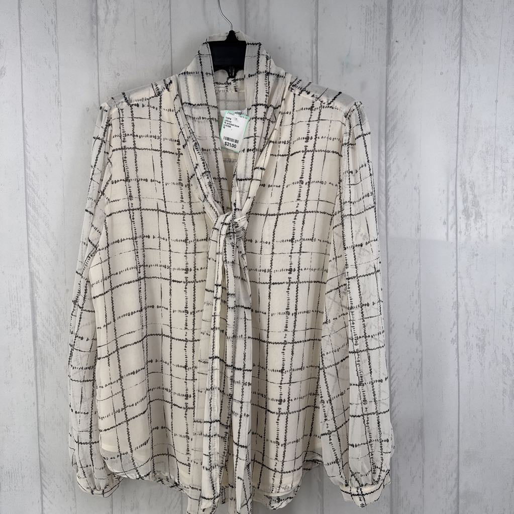 10 printed bow front l/s top