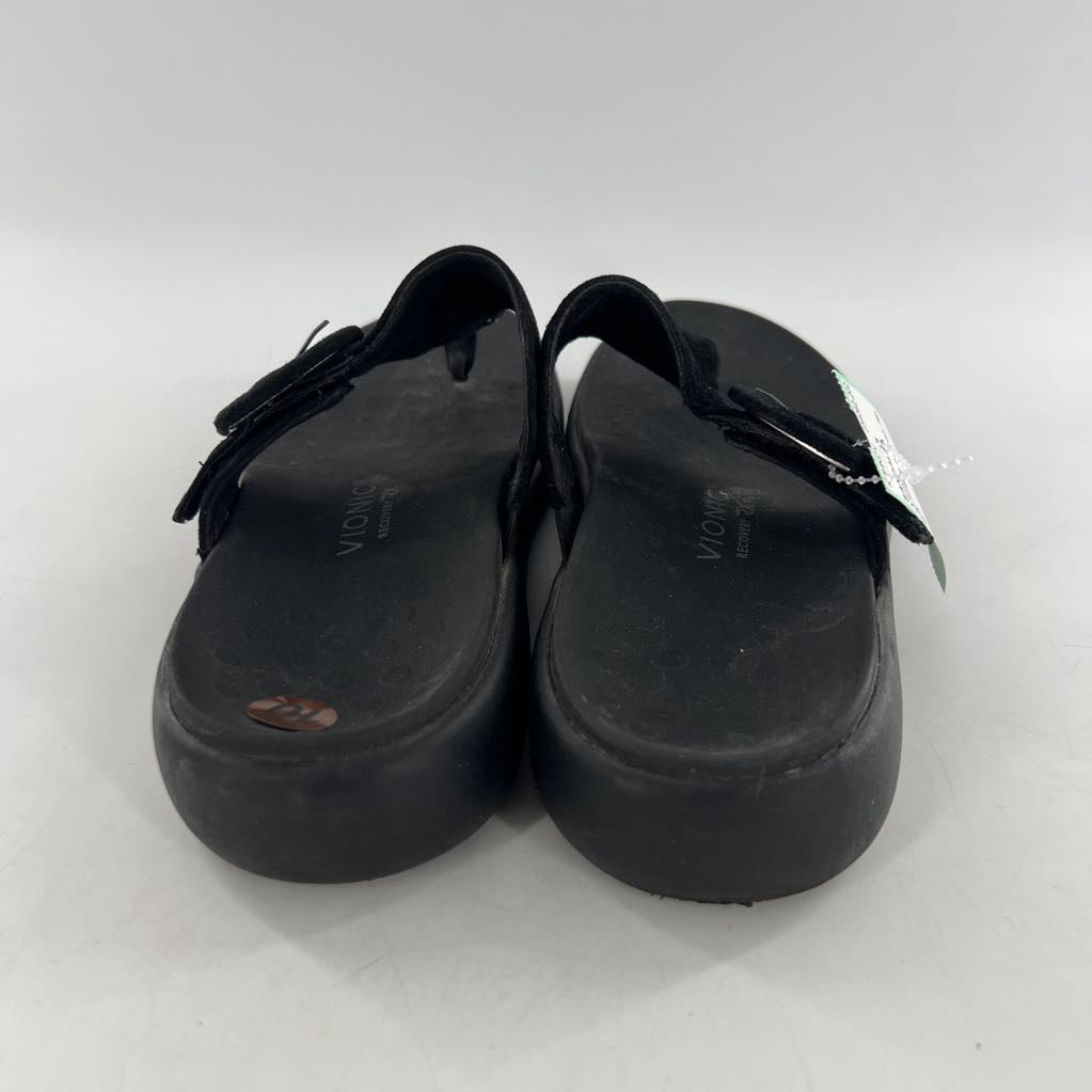 10 suede t-strap flip flops
