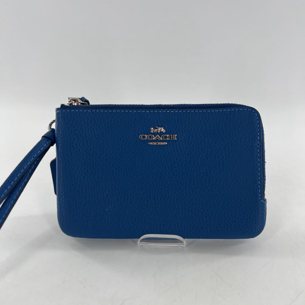 pebbled leather wristlet