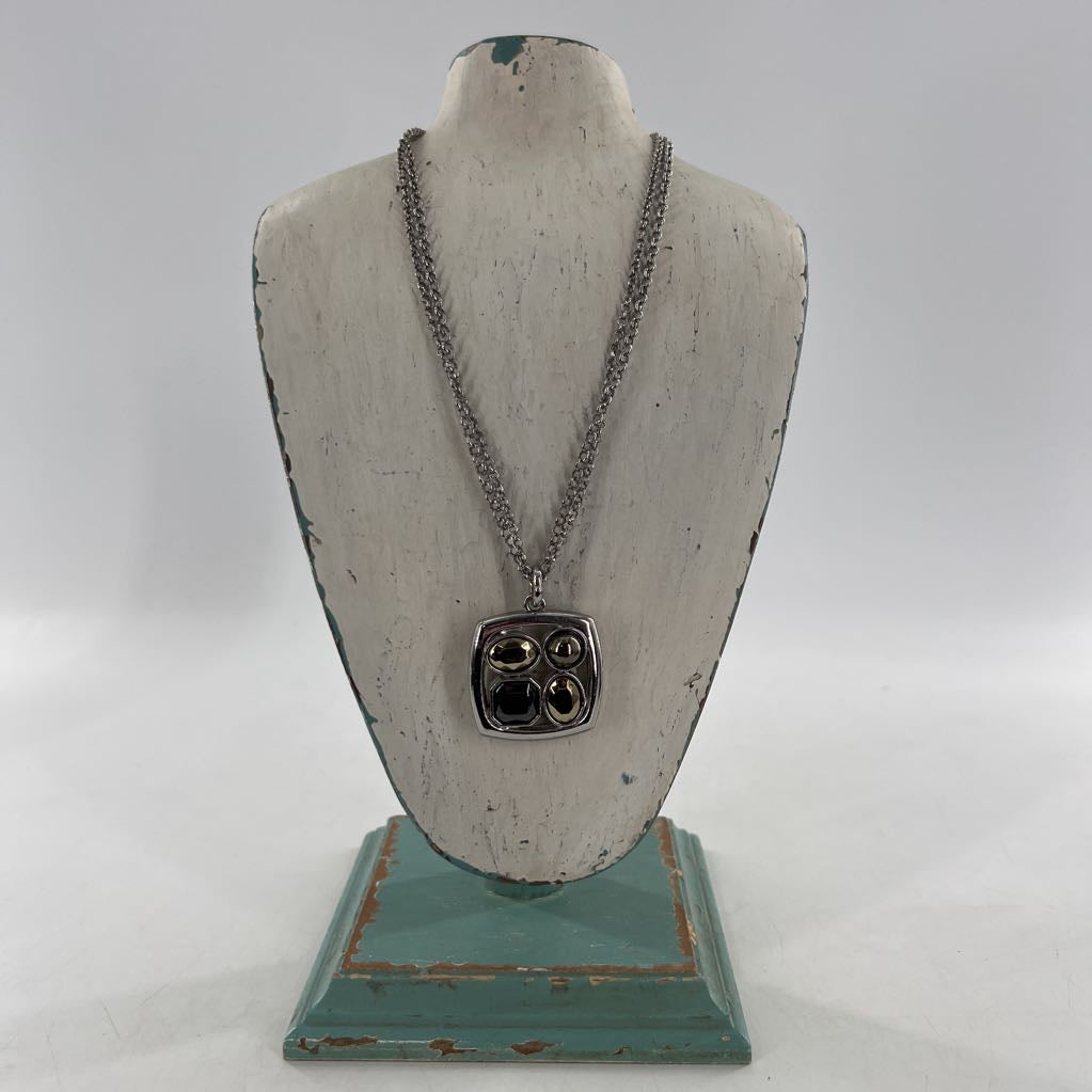 11" silver tone square pendant necklace