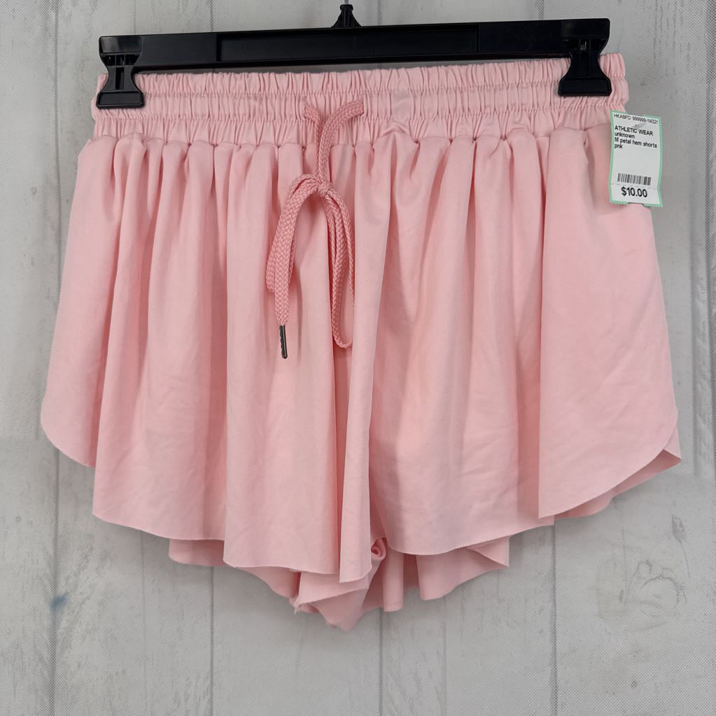 M petal hem shorts