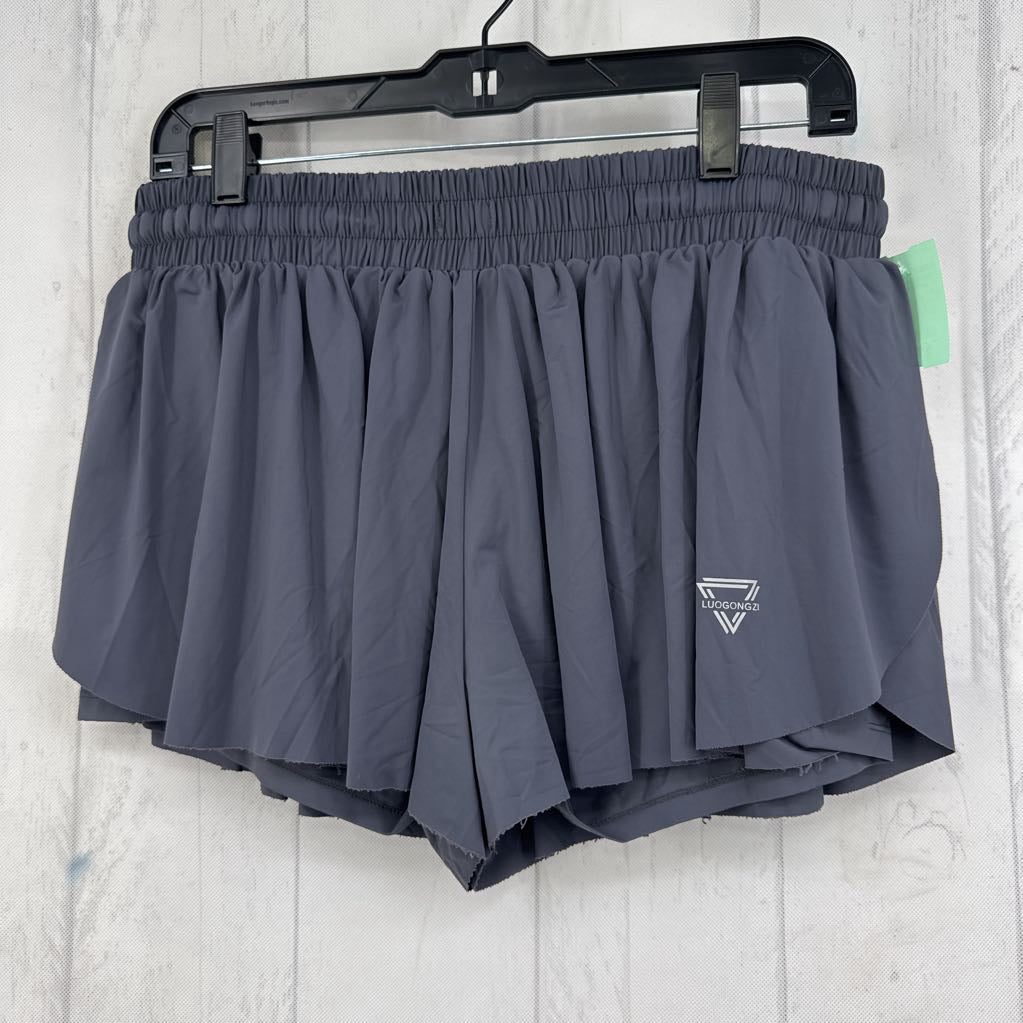 XL petal hem shorts