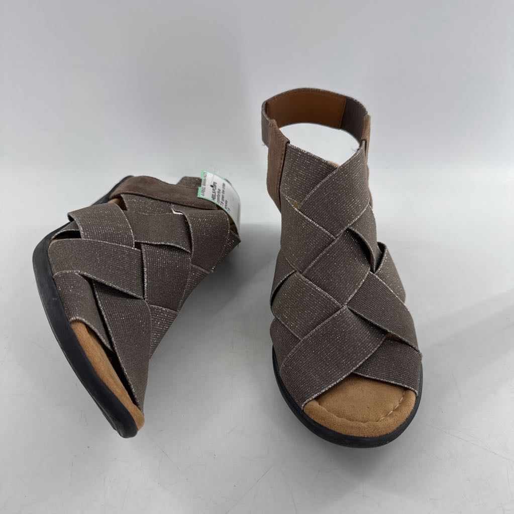 7.5 open toe criss cross strap heel sandals