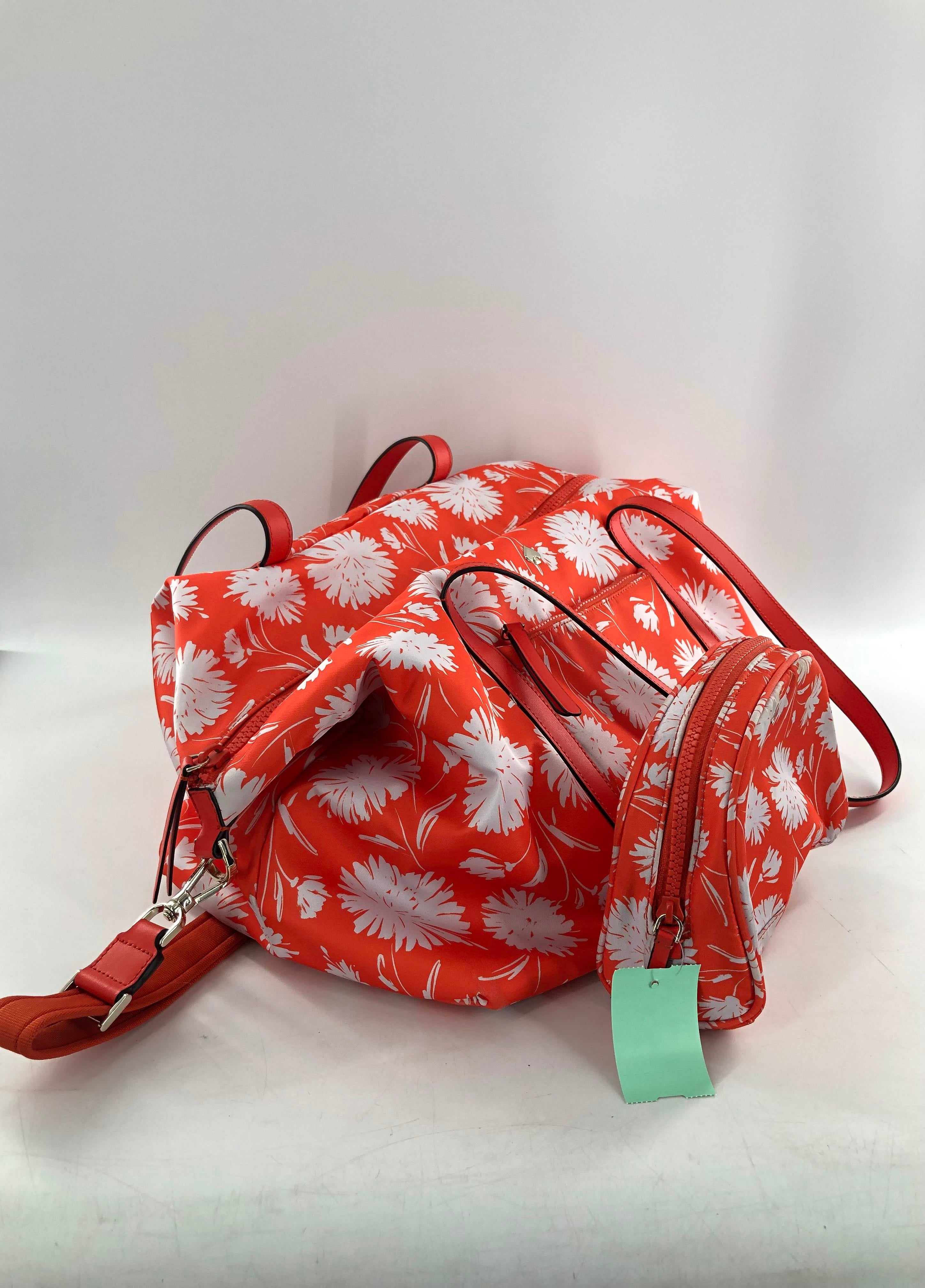 2pc wild blossom weekender w/ cosmetic case