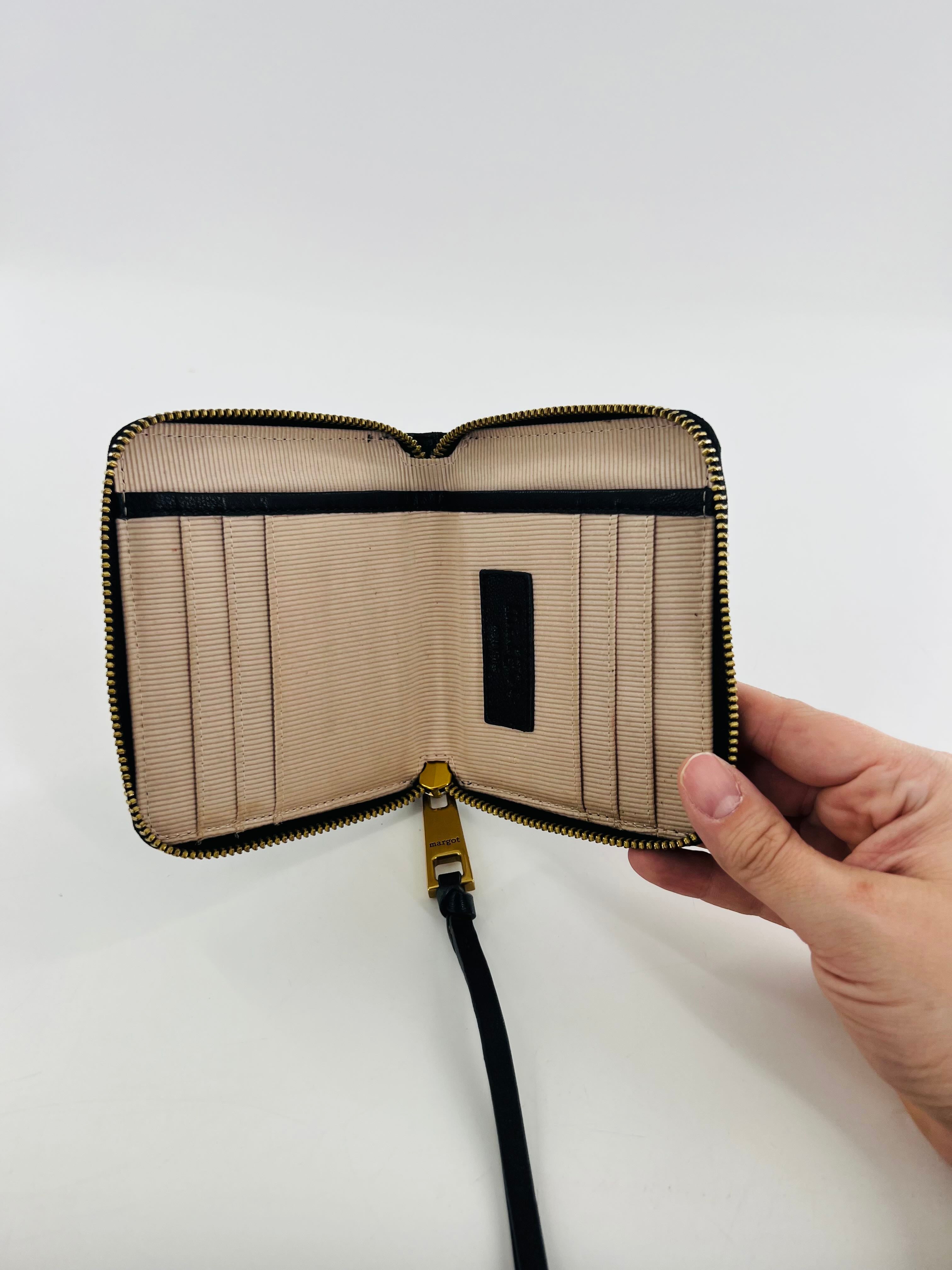 zip around wallet