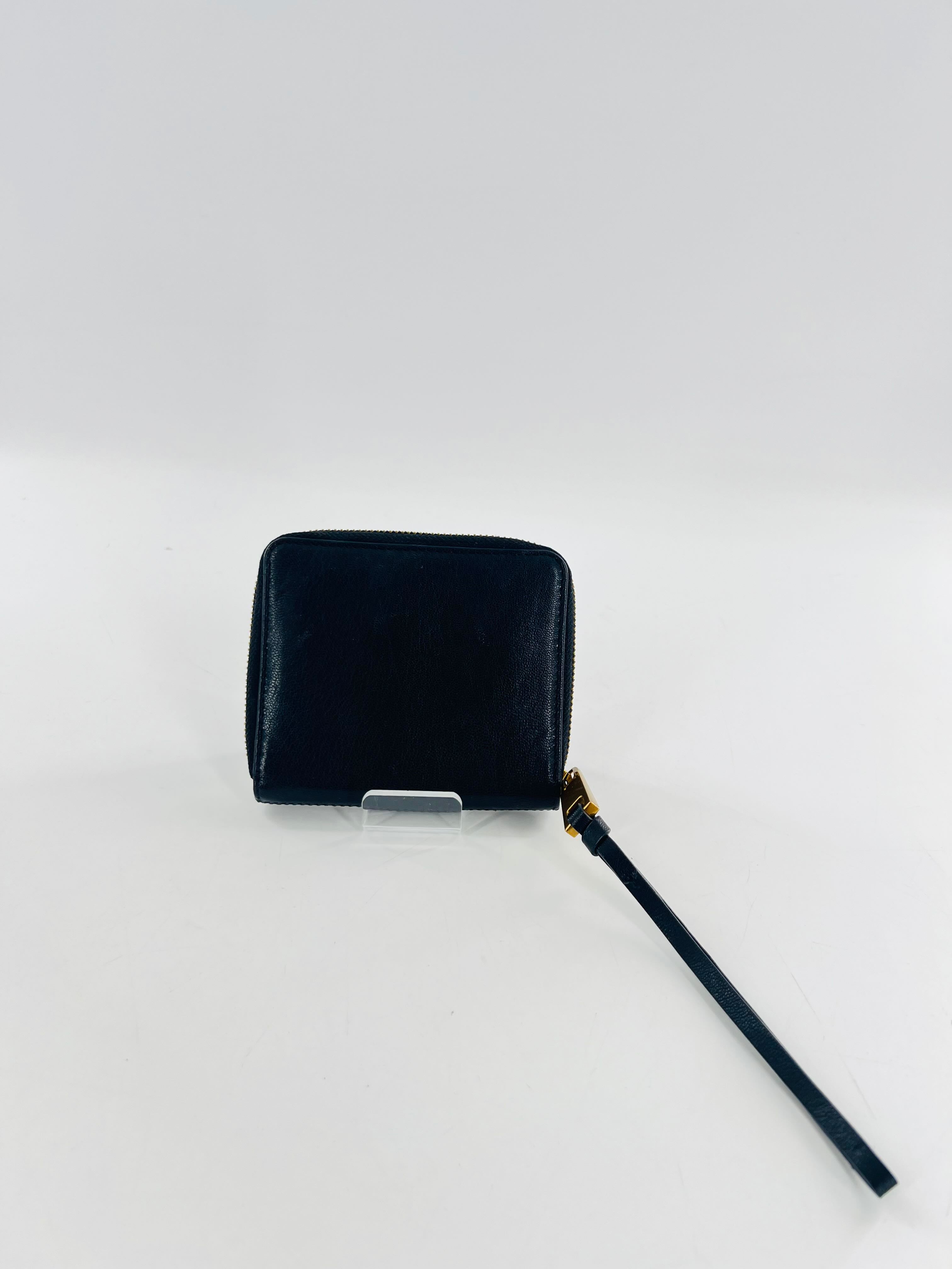 zip around wallet