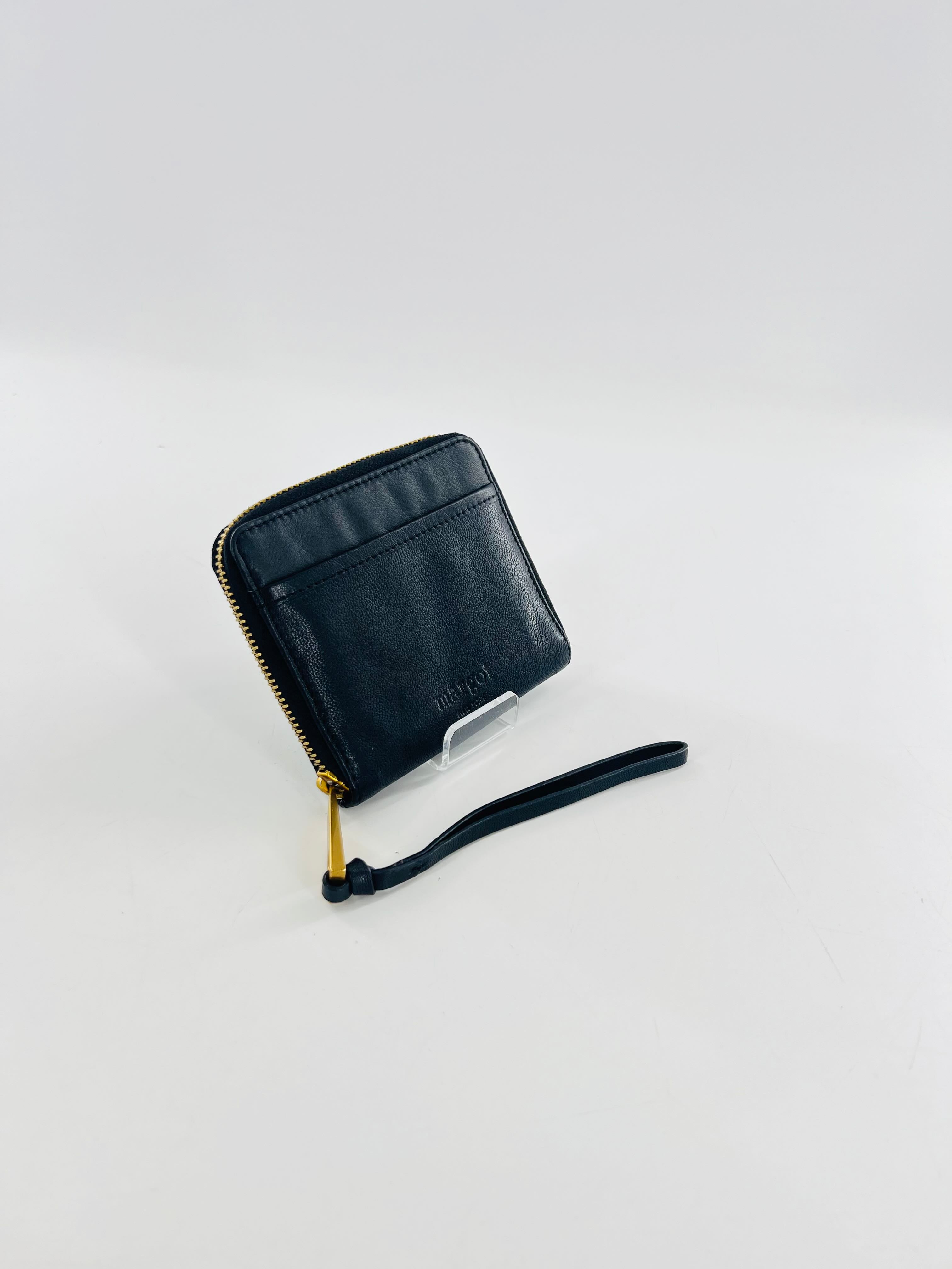 zip around wallet