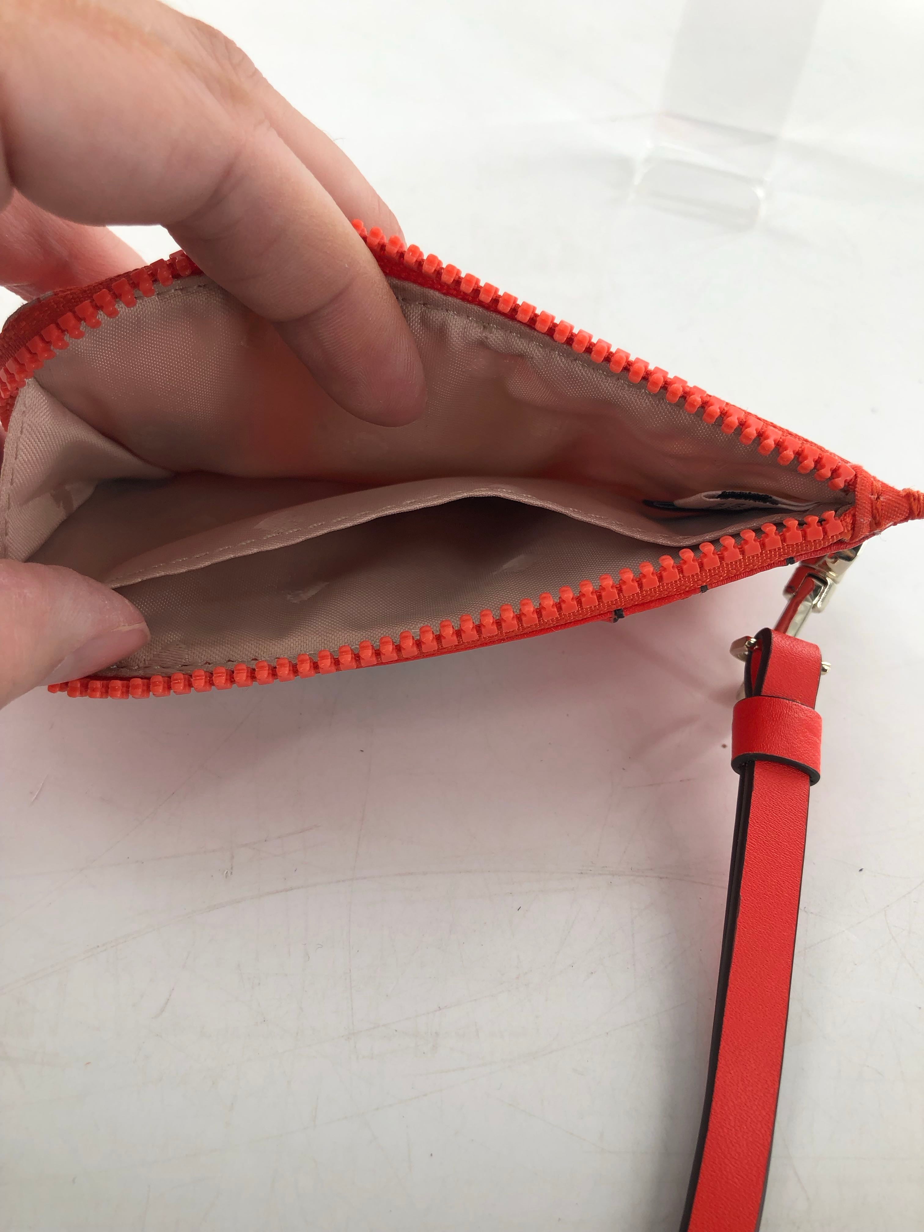 R85 blossom card case lanyard