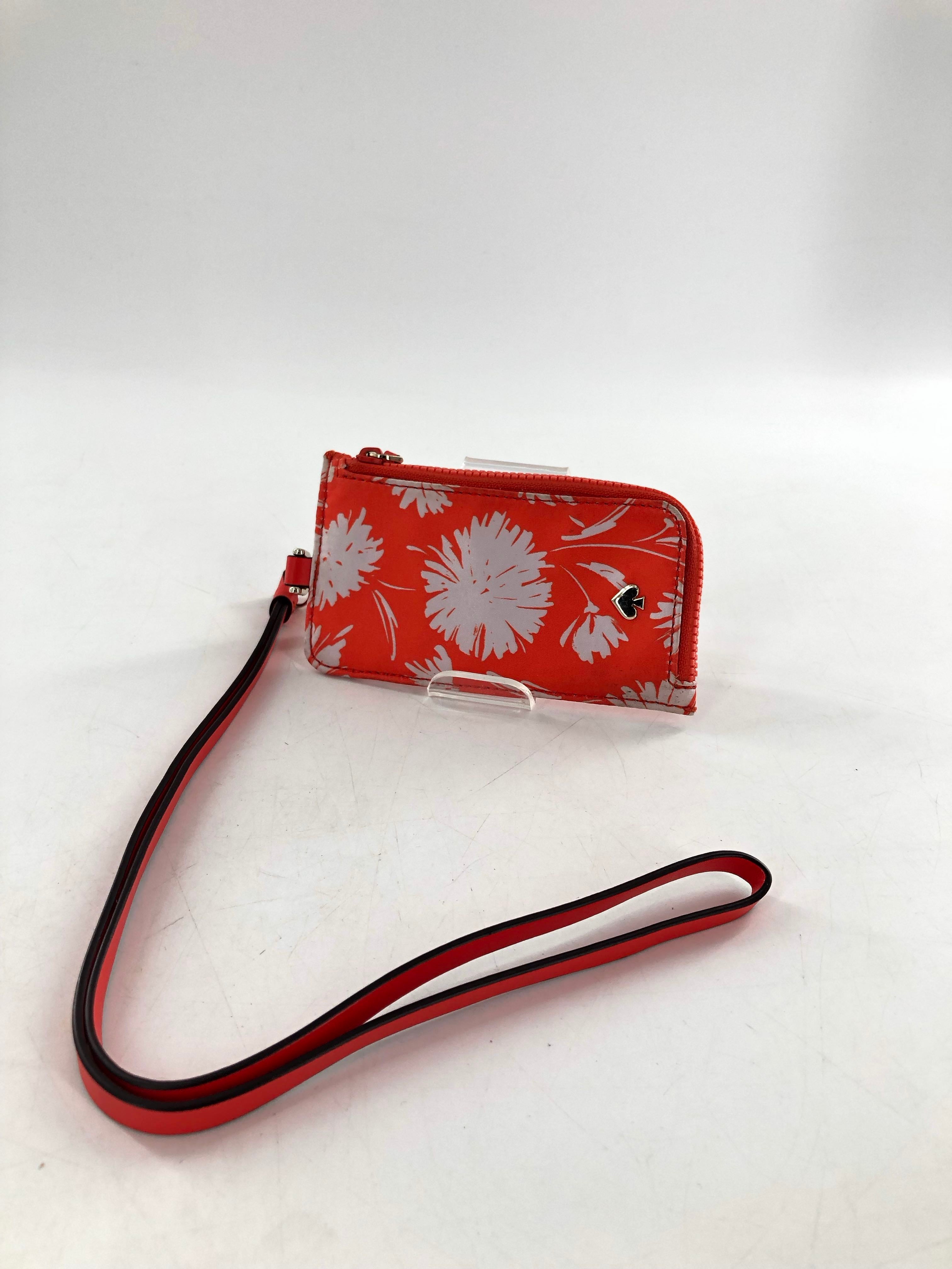 R85 blossom card case lanyard