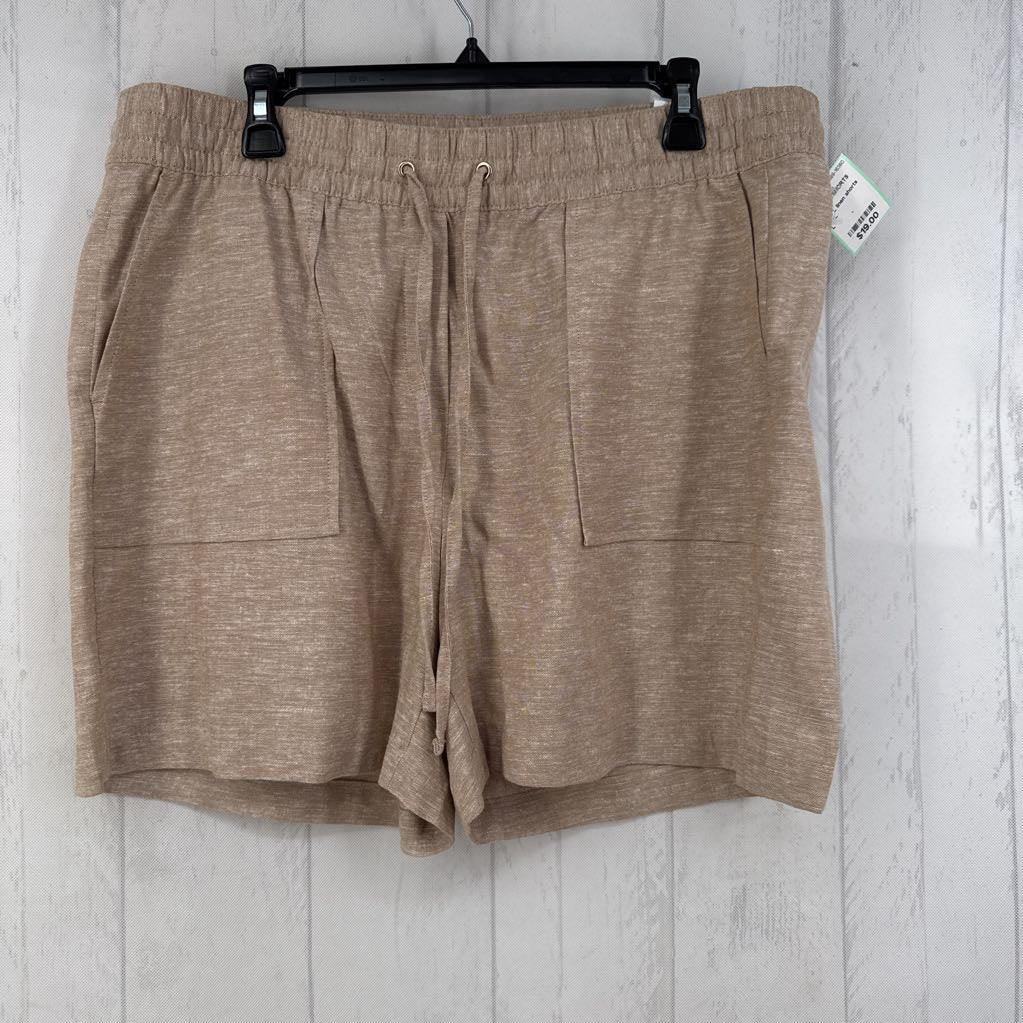 R60 L linen shorts