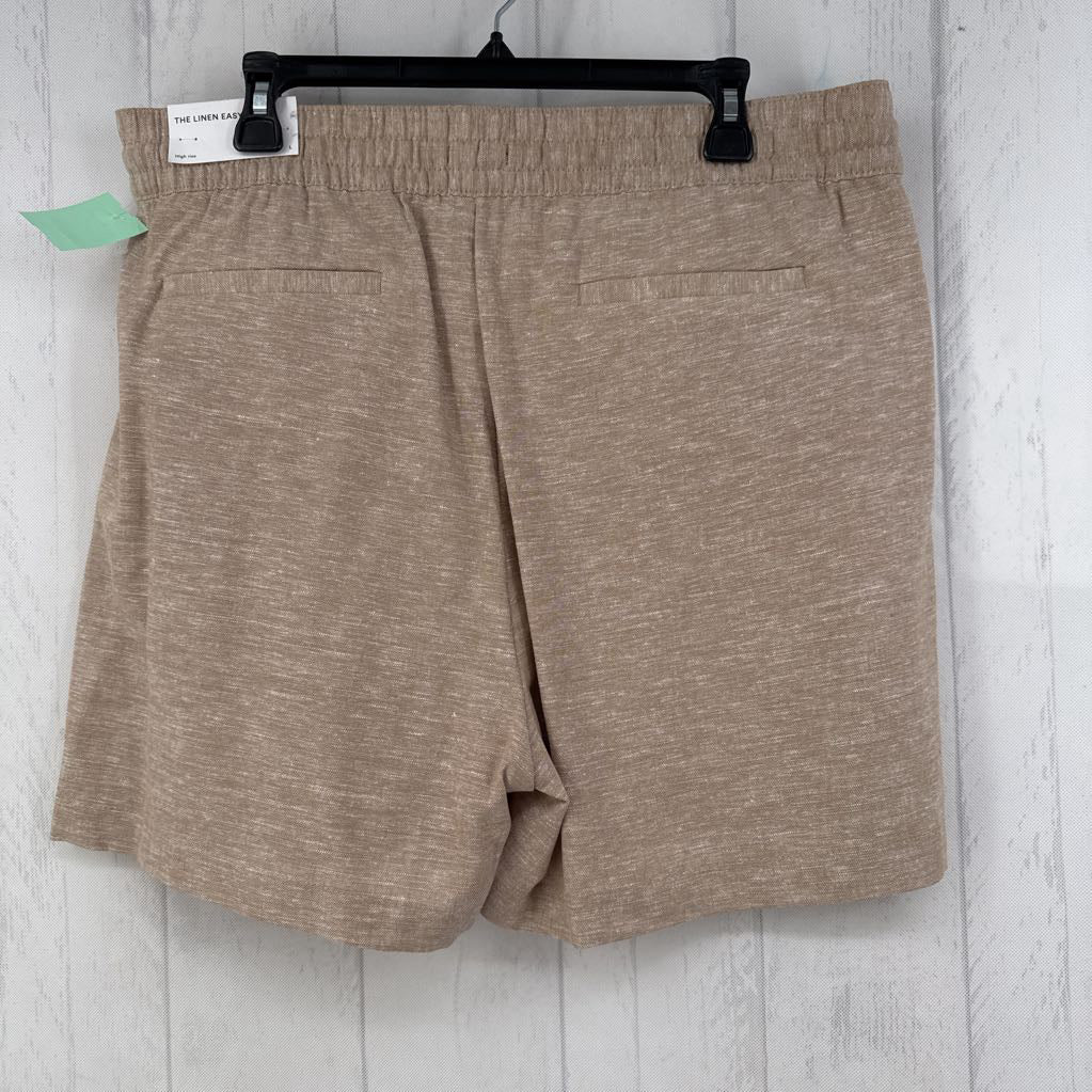 R60 L linen shorts