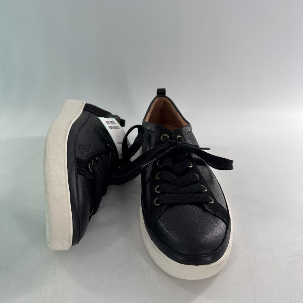 7.5 leather lace-up sneaker