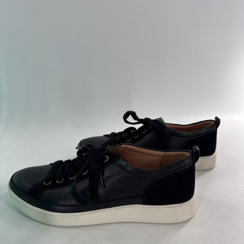 7.5 leather lace-up sneaker