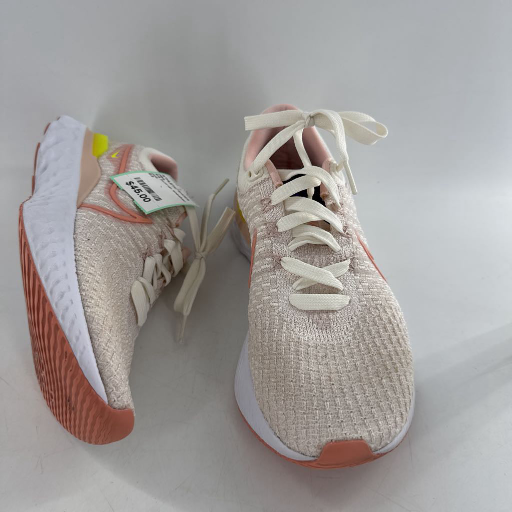 9.5 lace-up sneaker
