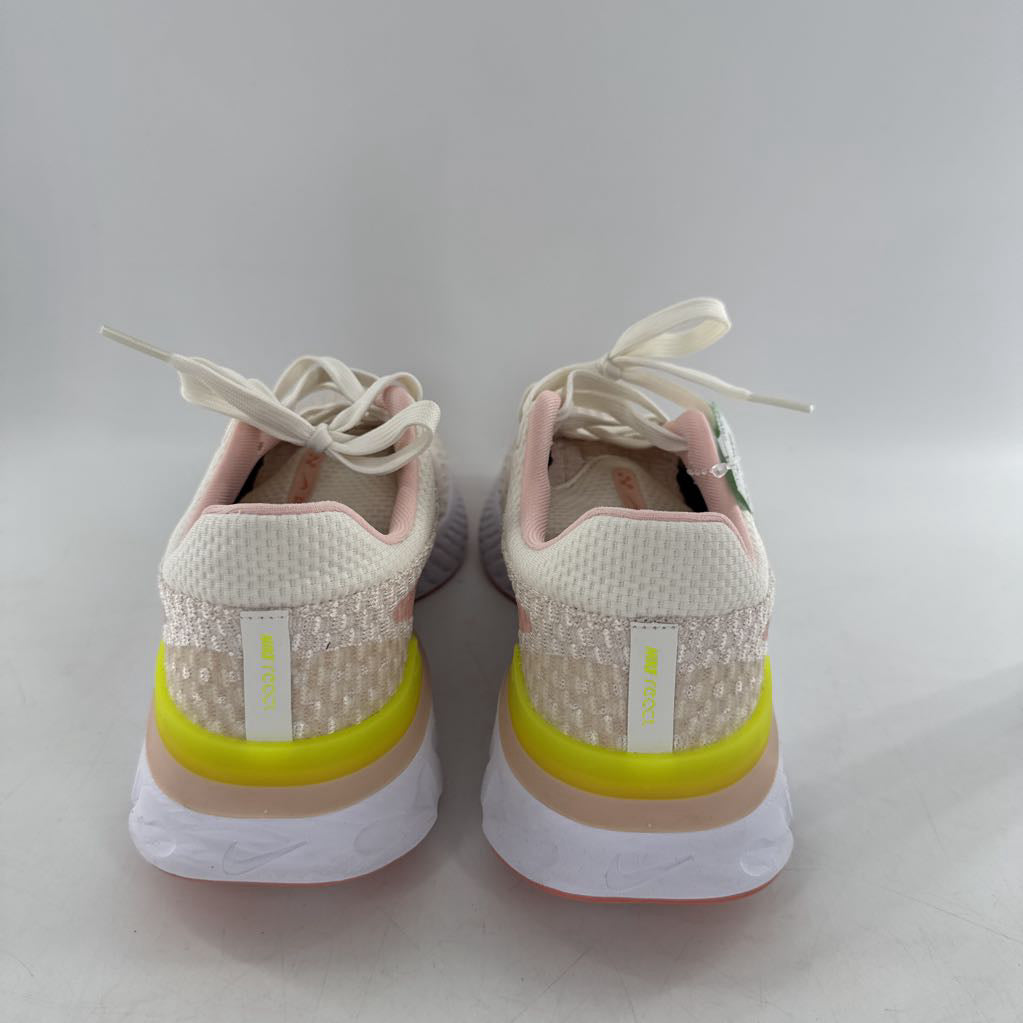 9.5 lace-up sneaker