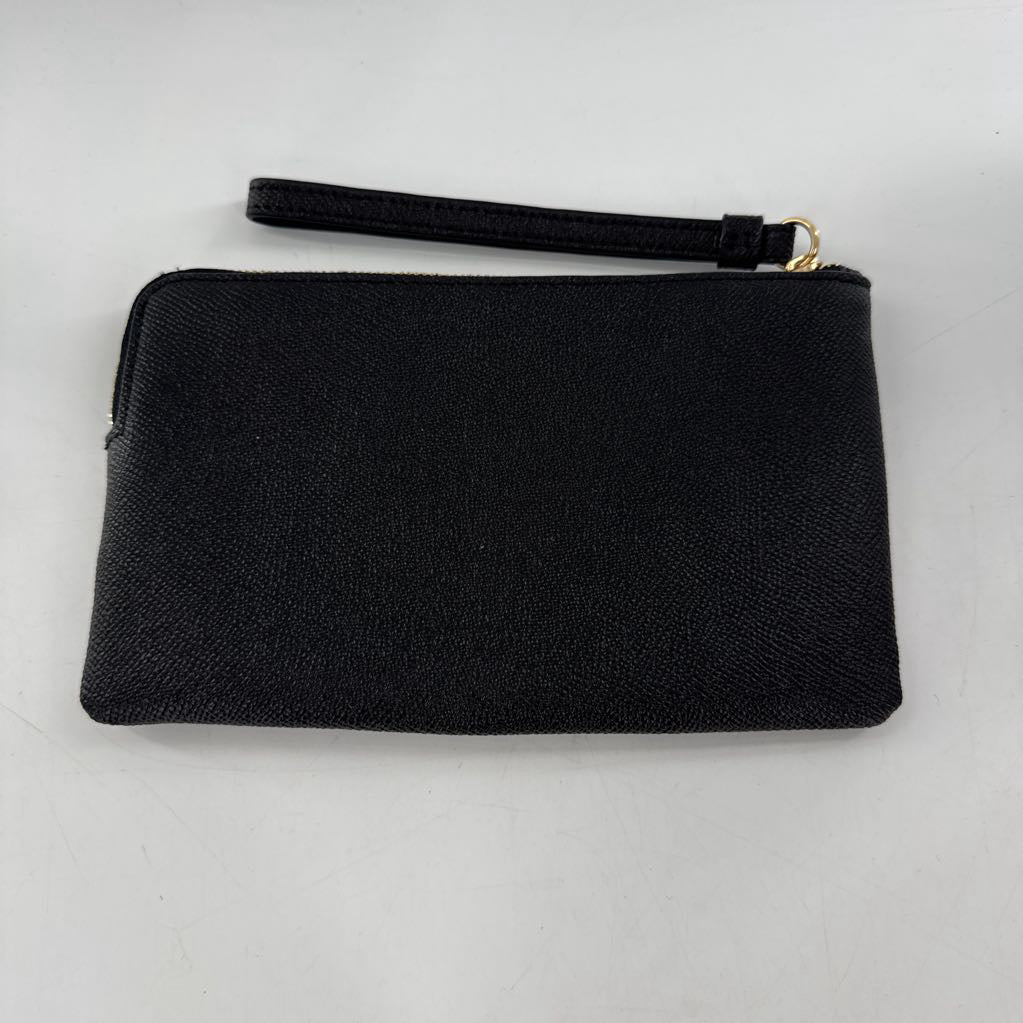 R118 pebbled leather wristlet