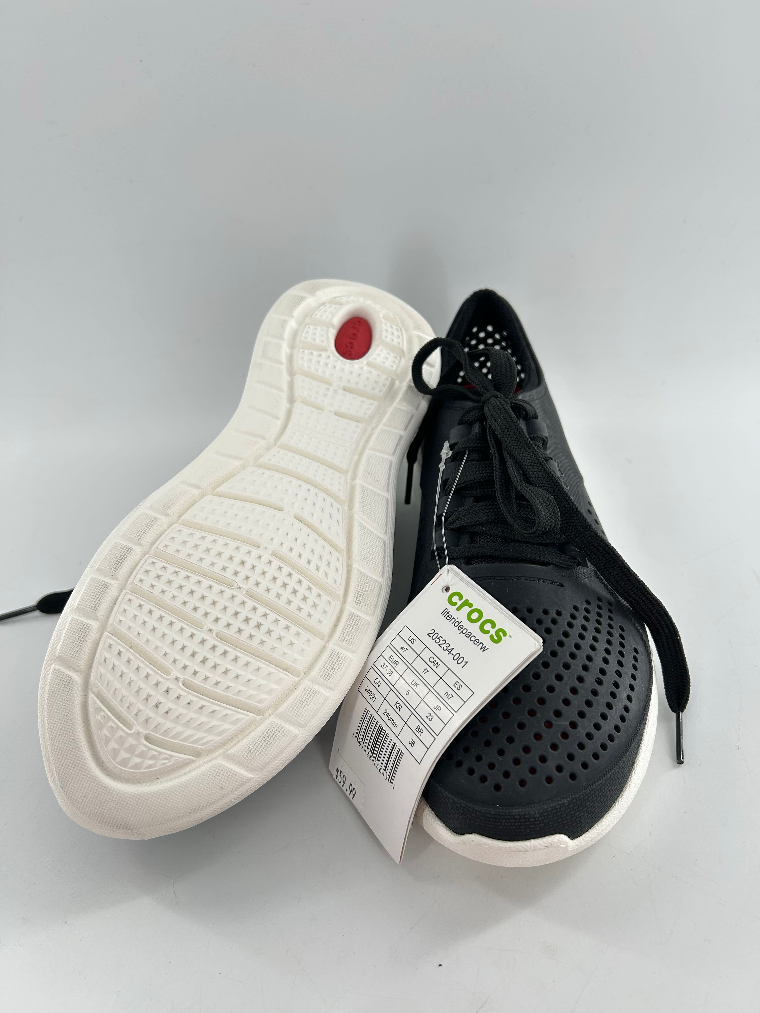 R60 7 lace-up rubber sneaker