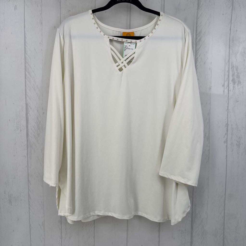 3X grommet criss cross v-neck l/s top
