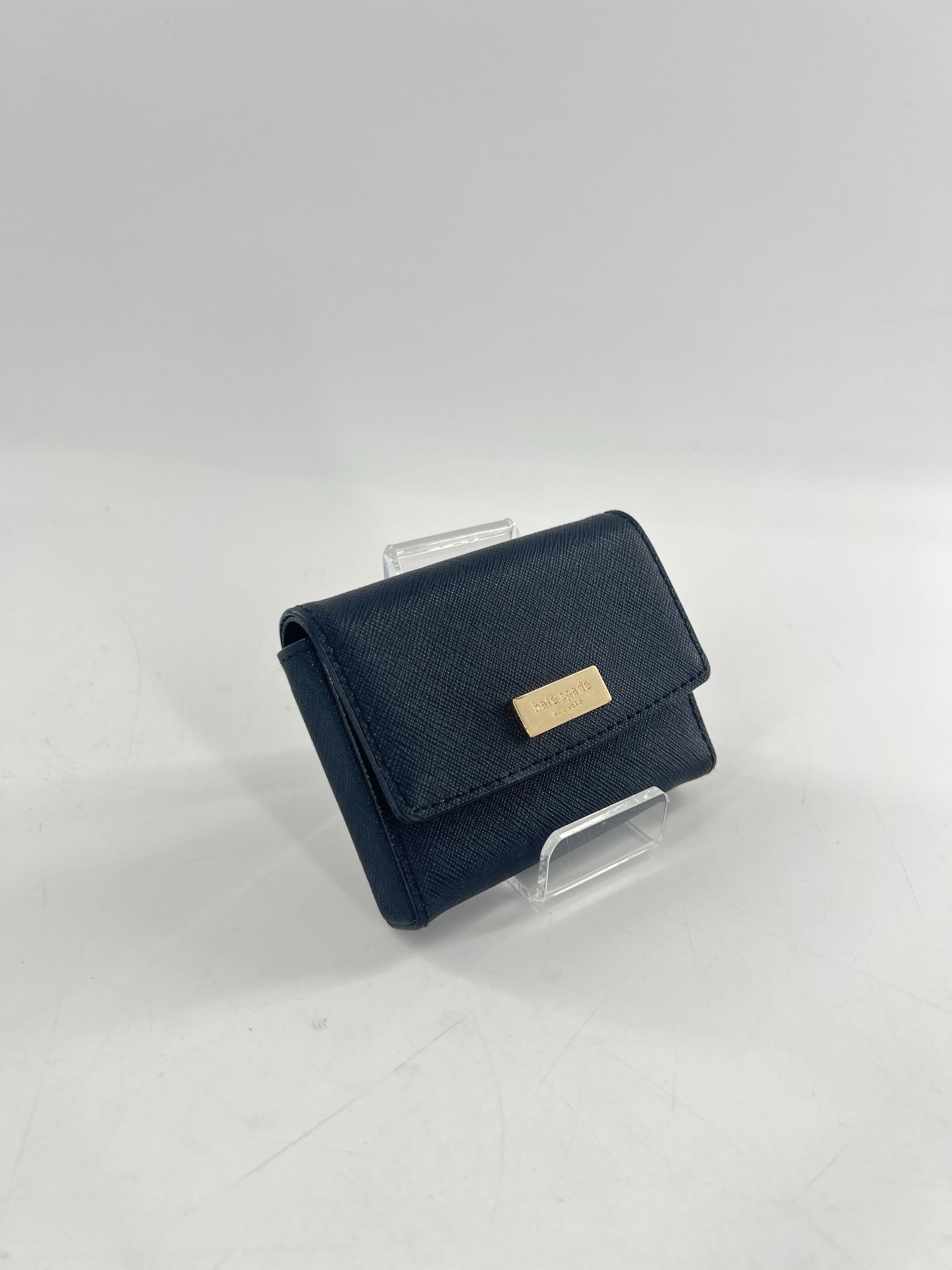 flap card holder