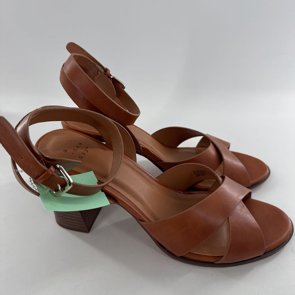 12 criss-cross ankle strap block heel sandal