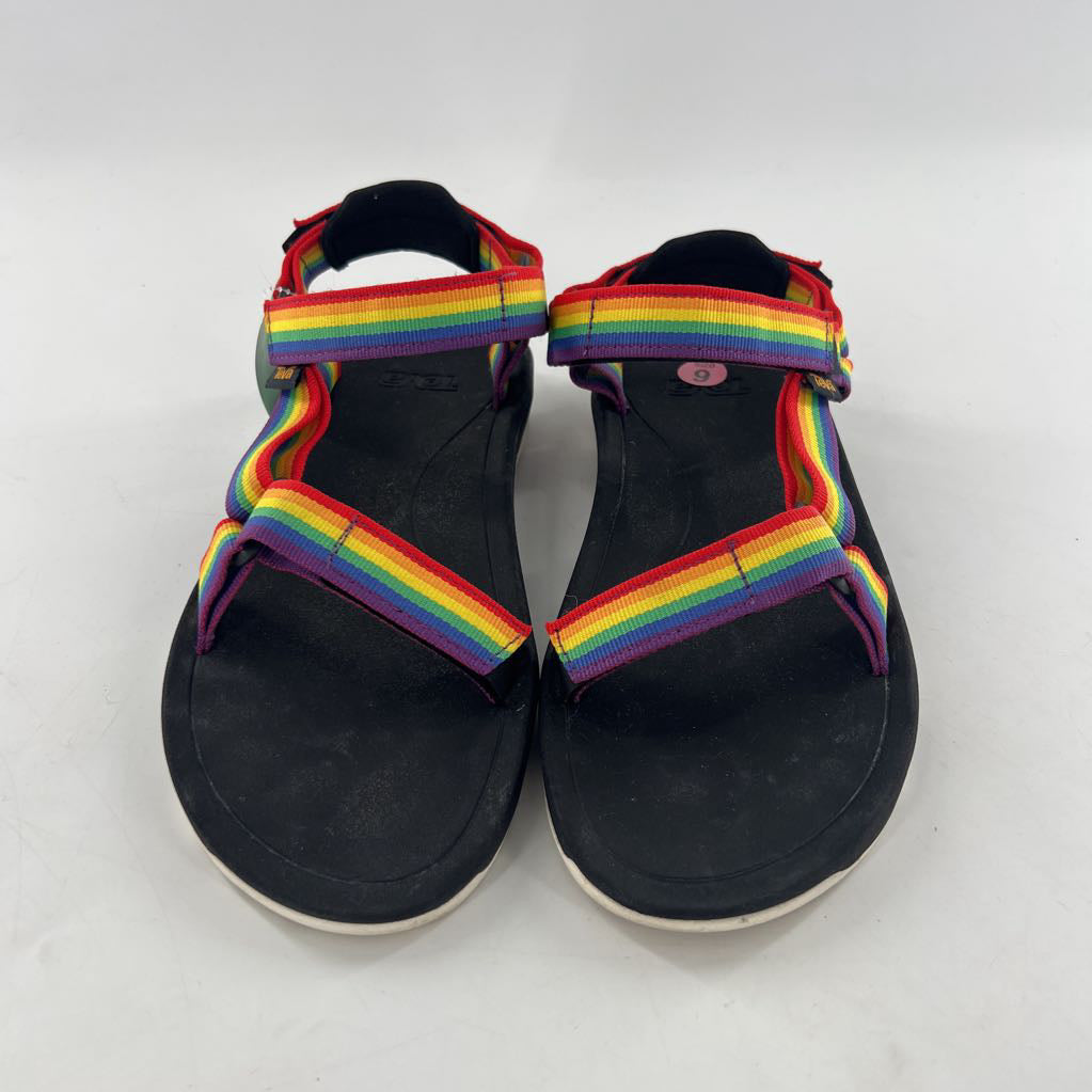 9 rainbow strap sandals