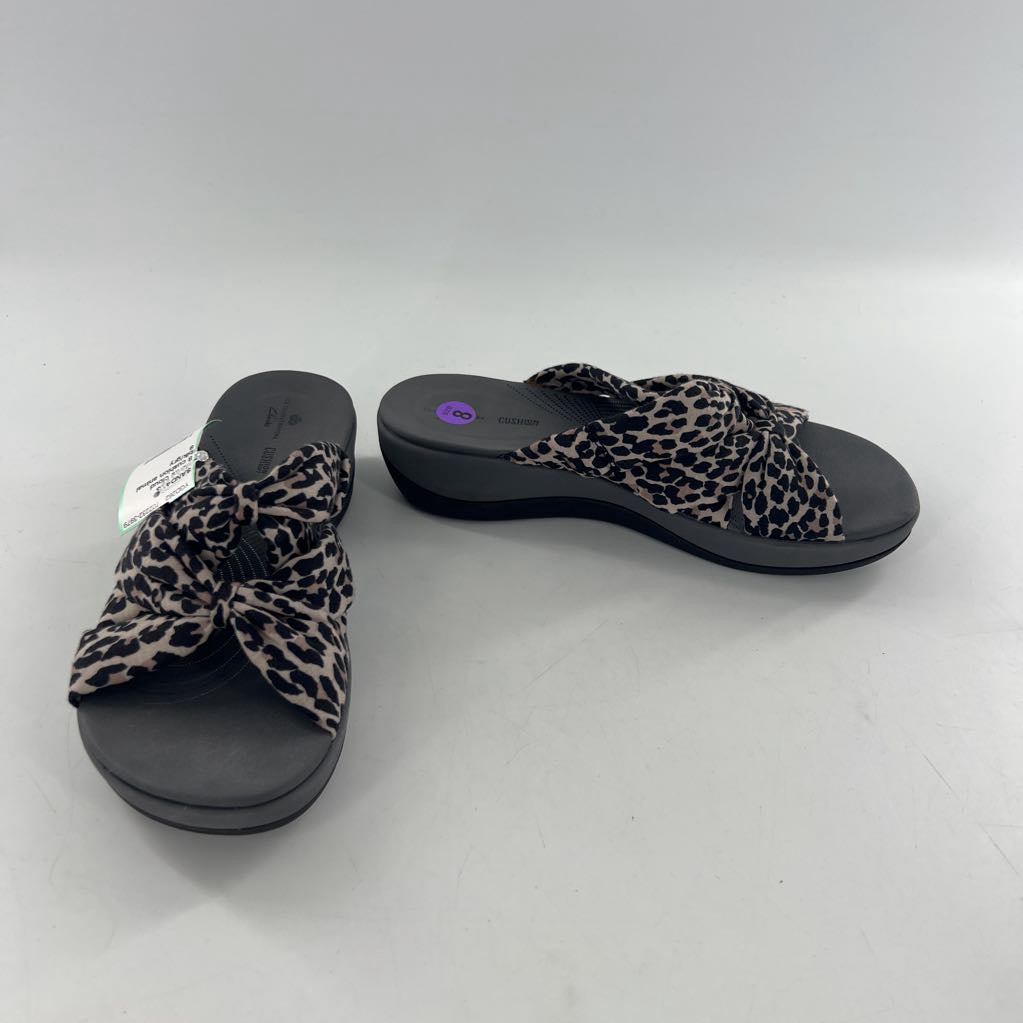 8 cushion animal print strap sandal