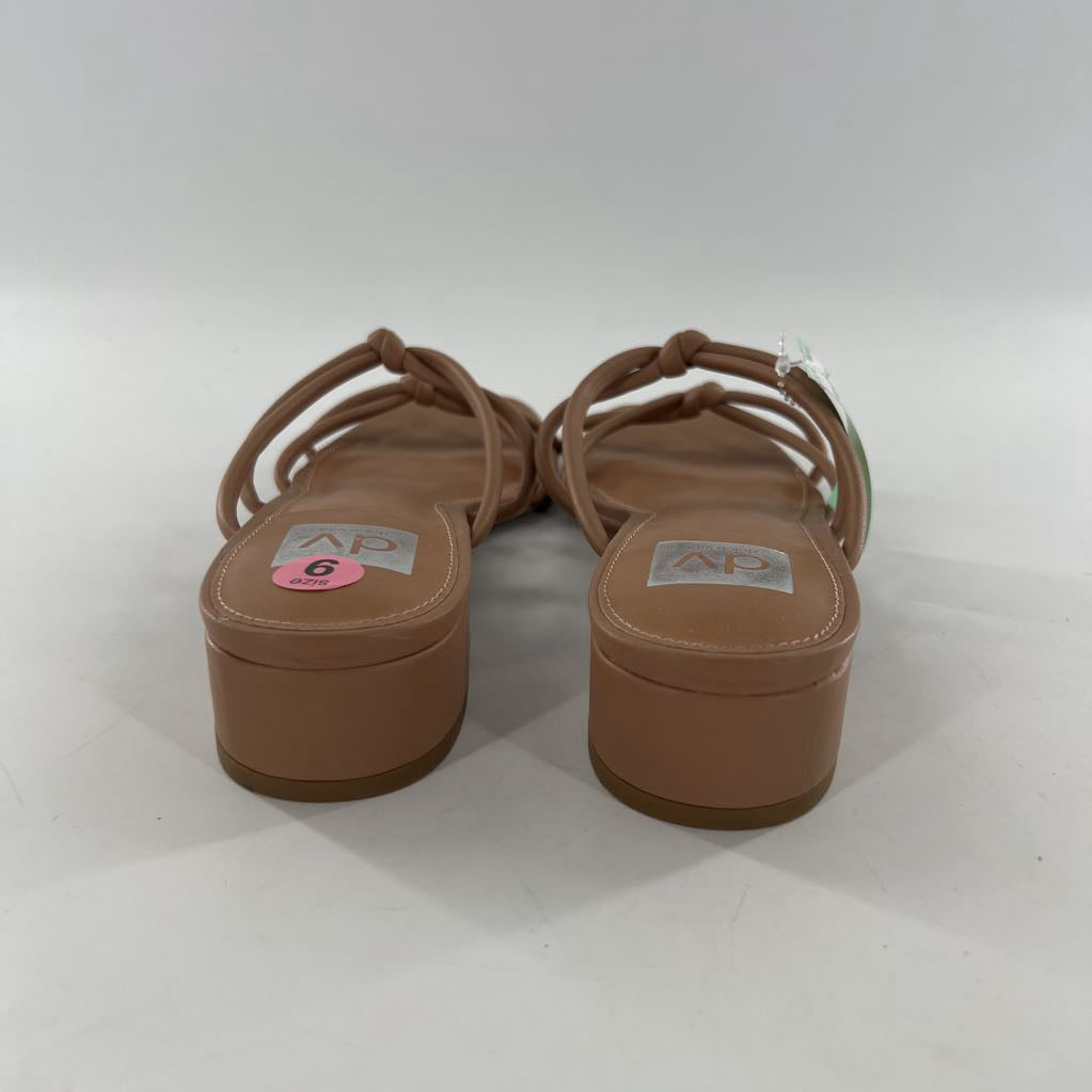 9 strappy low heel sandal