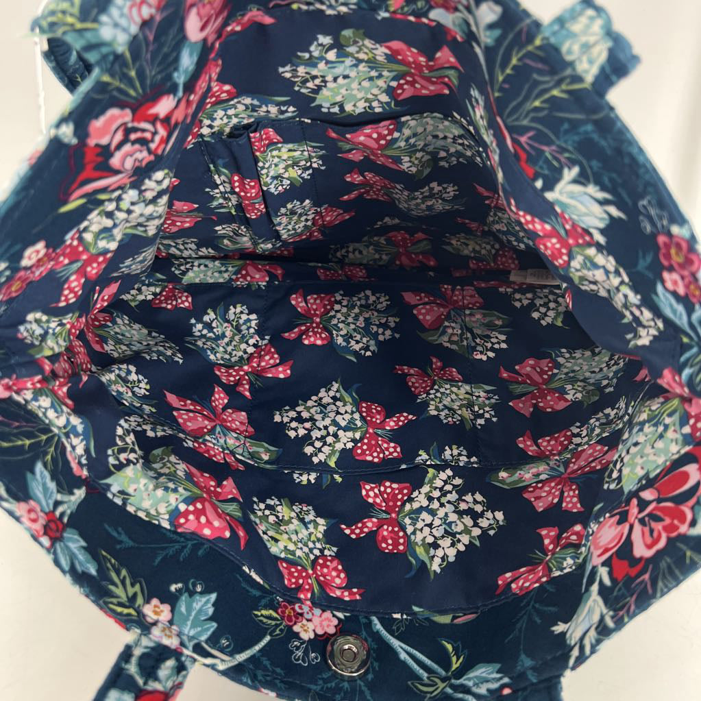 quilterd flower print magnetic closure tote