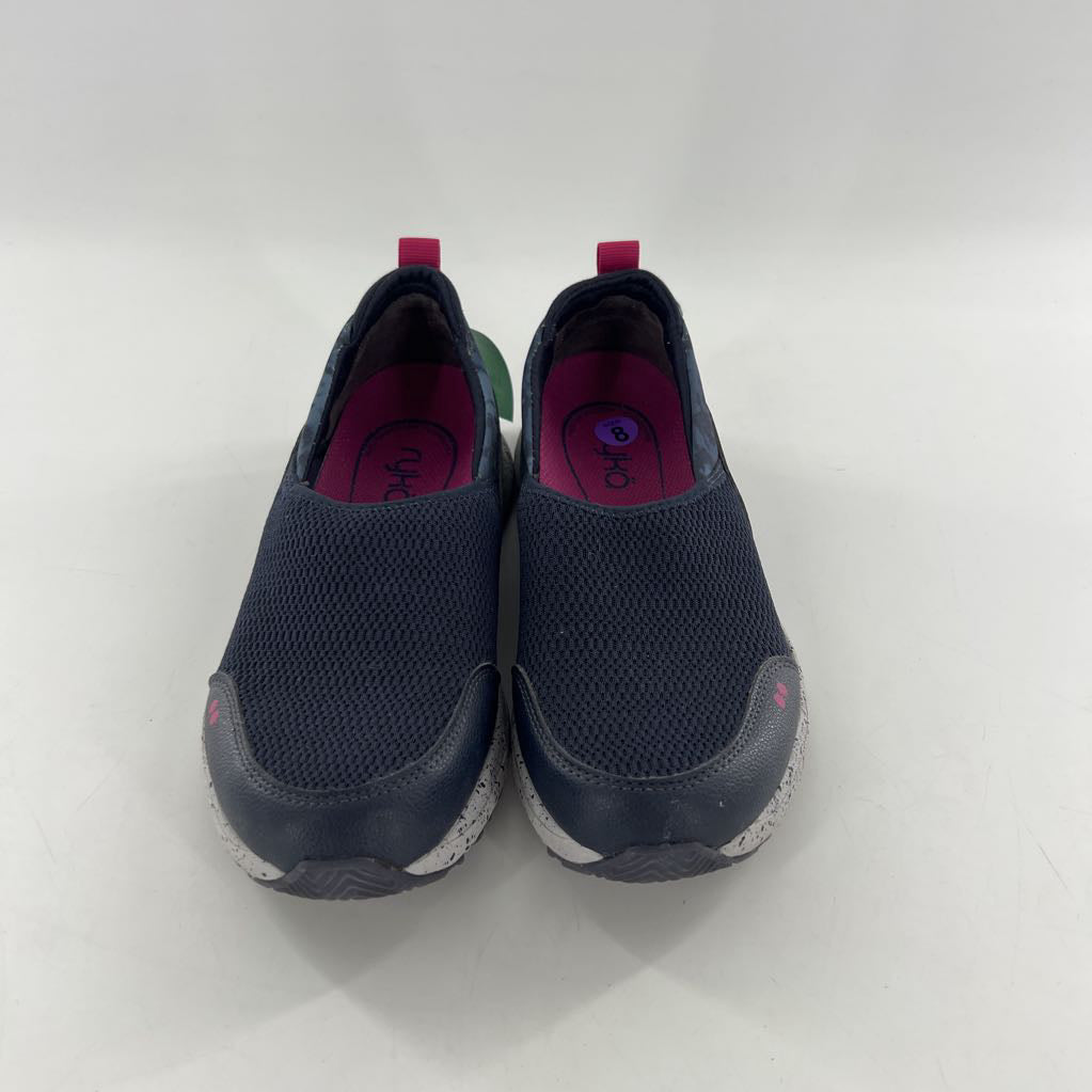 8 knit slip-on sneaker