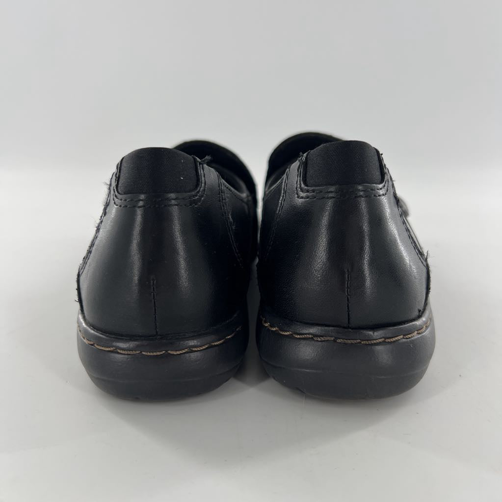 8.5 pleated slip on loafers