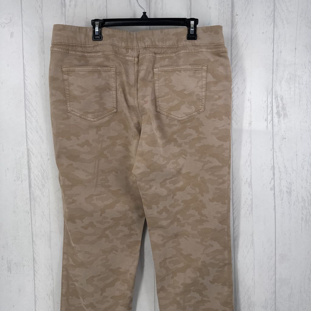 XLP camo pull on pants